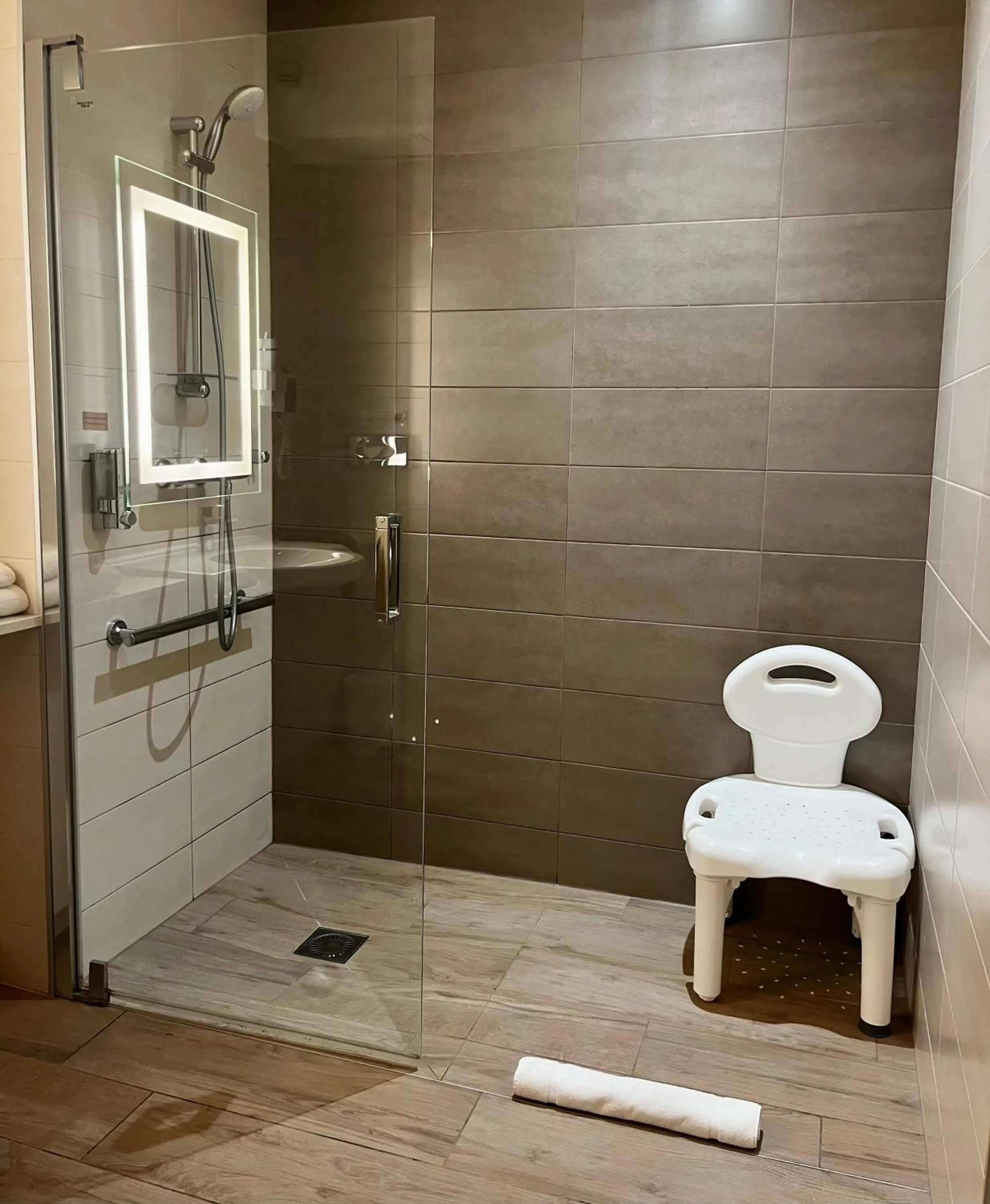 Bedroom in Brit Hotel Ker Lann Aeroport - Parc Expo