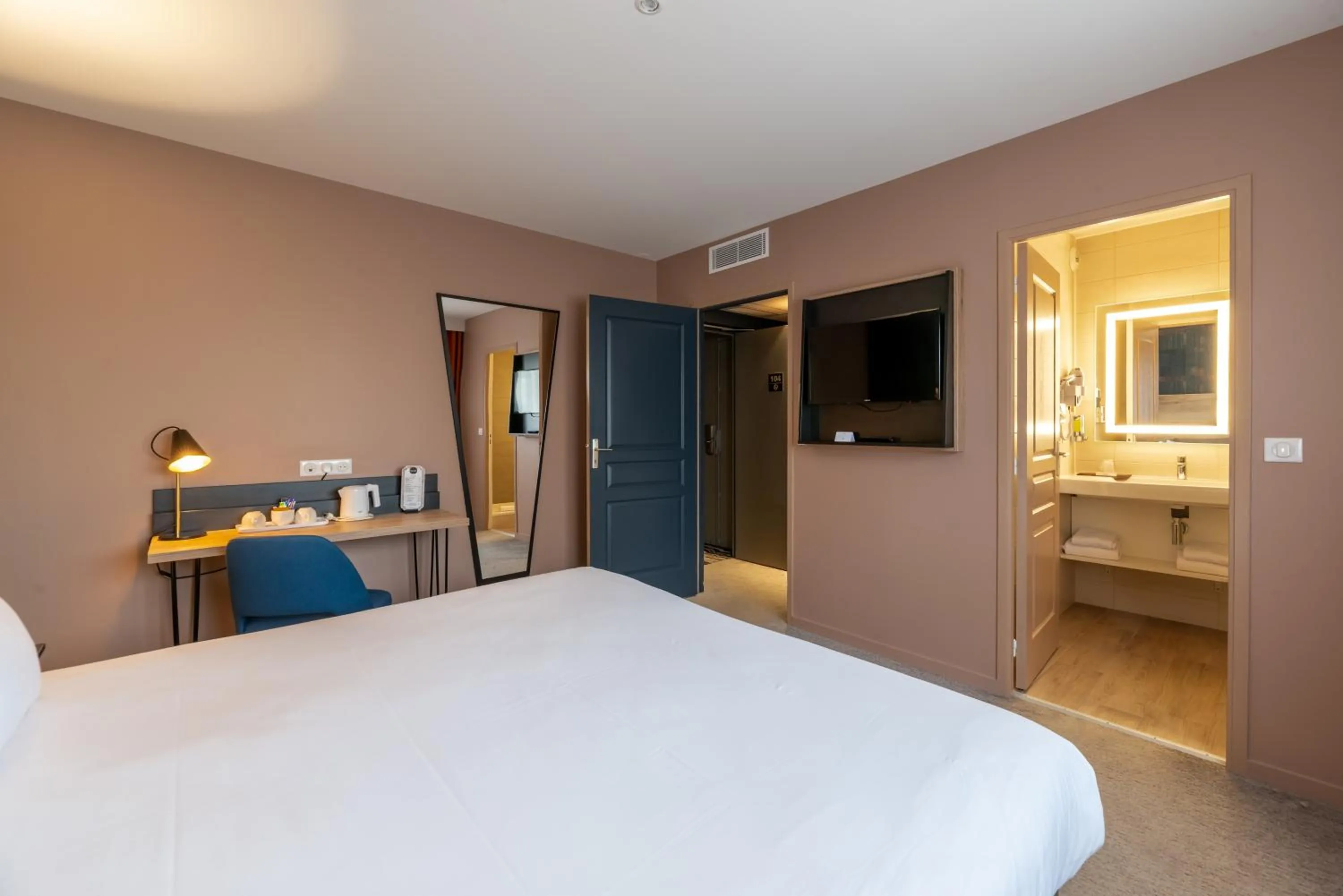 Photo of the whole room, Bed in Brit Hotel Ker Lann Aeroport - Parc Expo