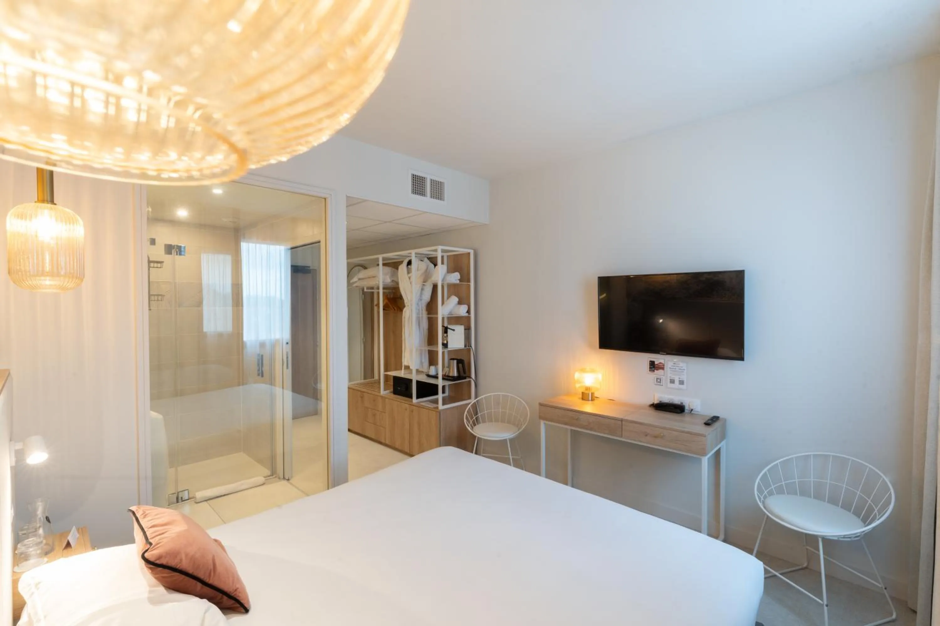 Photo of the whole room, Bed in Brit Hotel Ker Lann Aeroport - Parc Expo