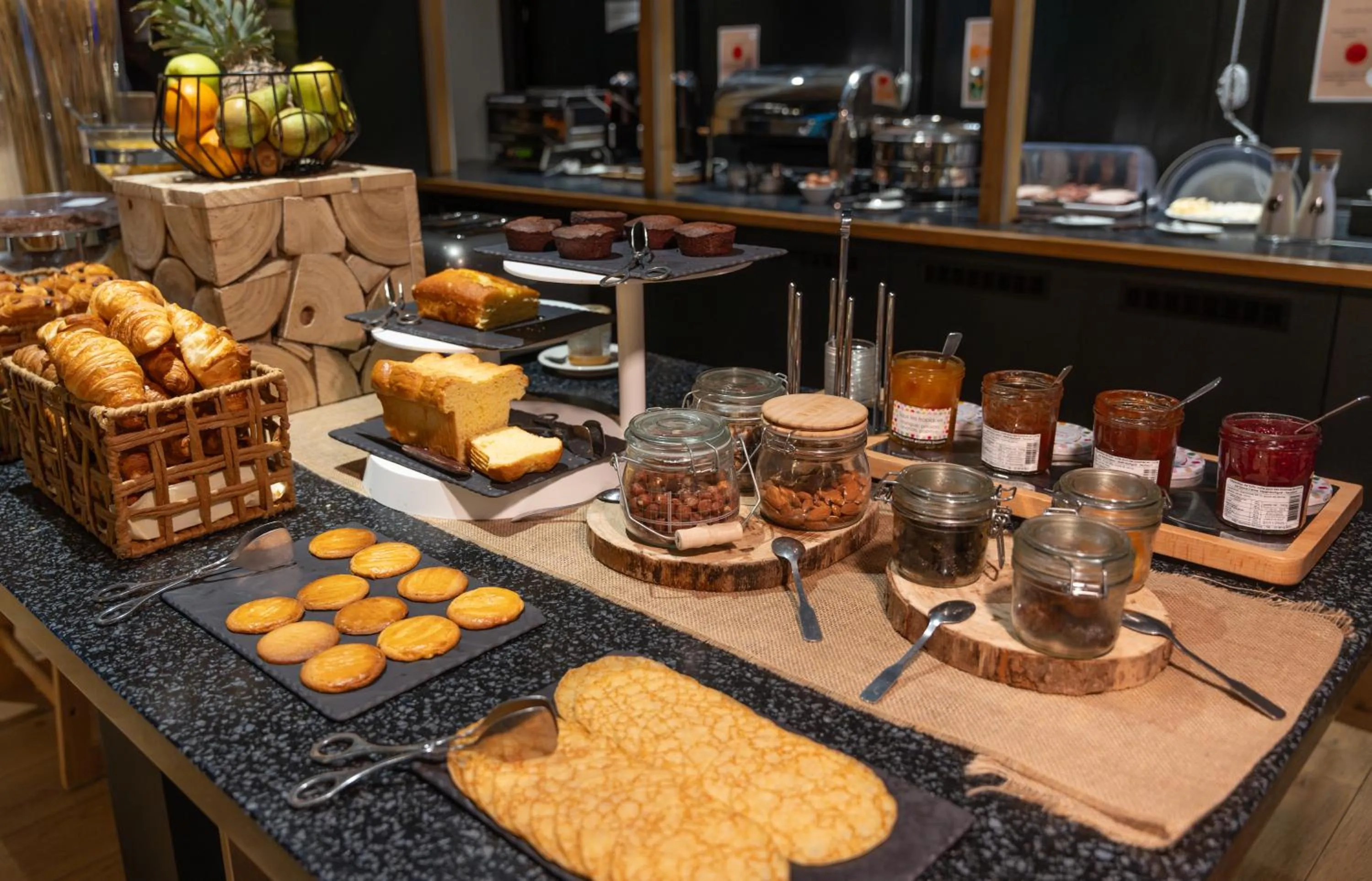 Buffet breakfast in Brit Hotel Ker Lann Aeroport - Parc Expo