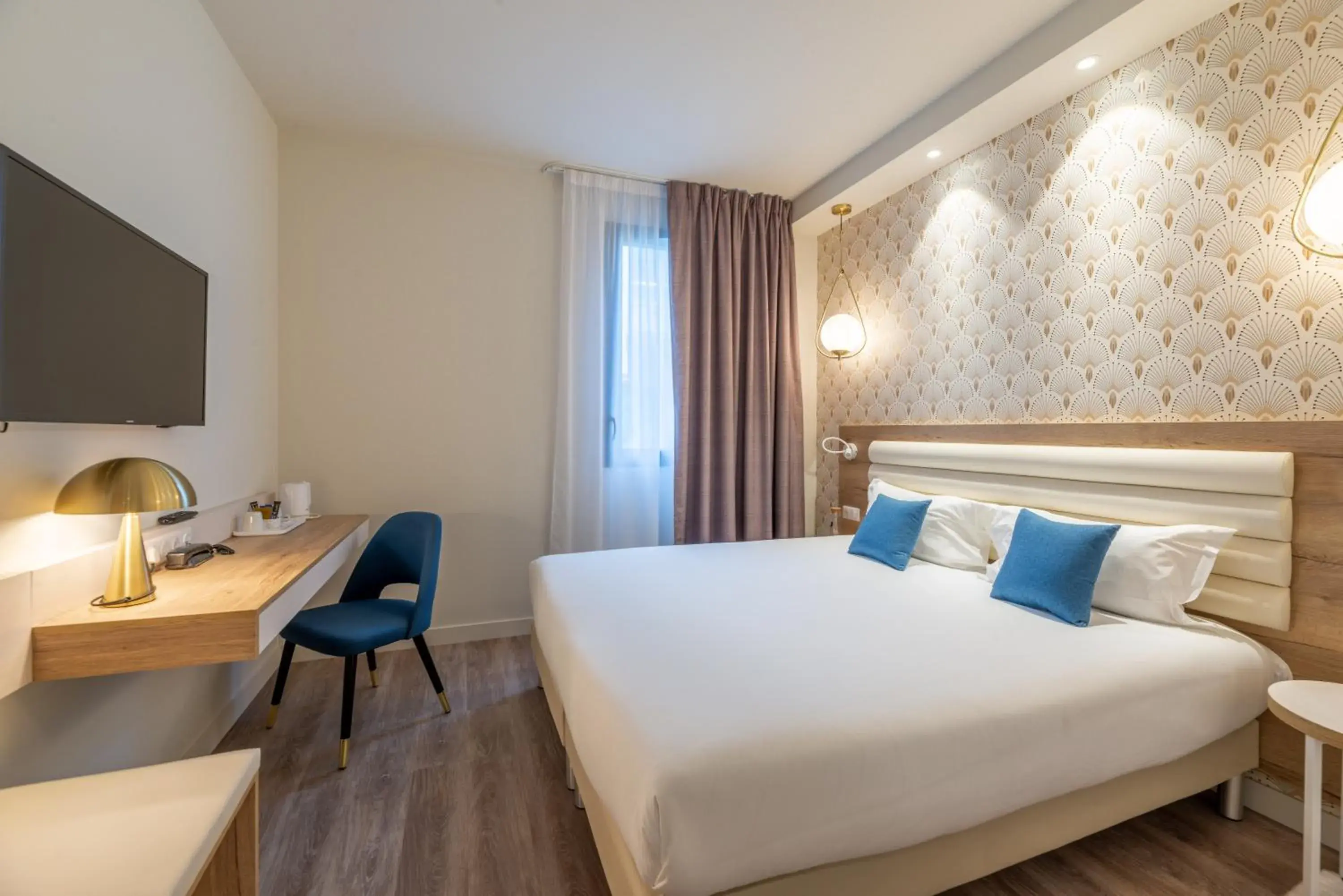 Cozy Double Room in Brit Hotel Ker Lann Aeroport - Parc Expo Cozy Double Room in Brit Hotel Ker Lann Aeroport - Parc Expo