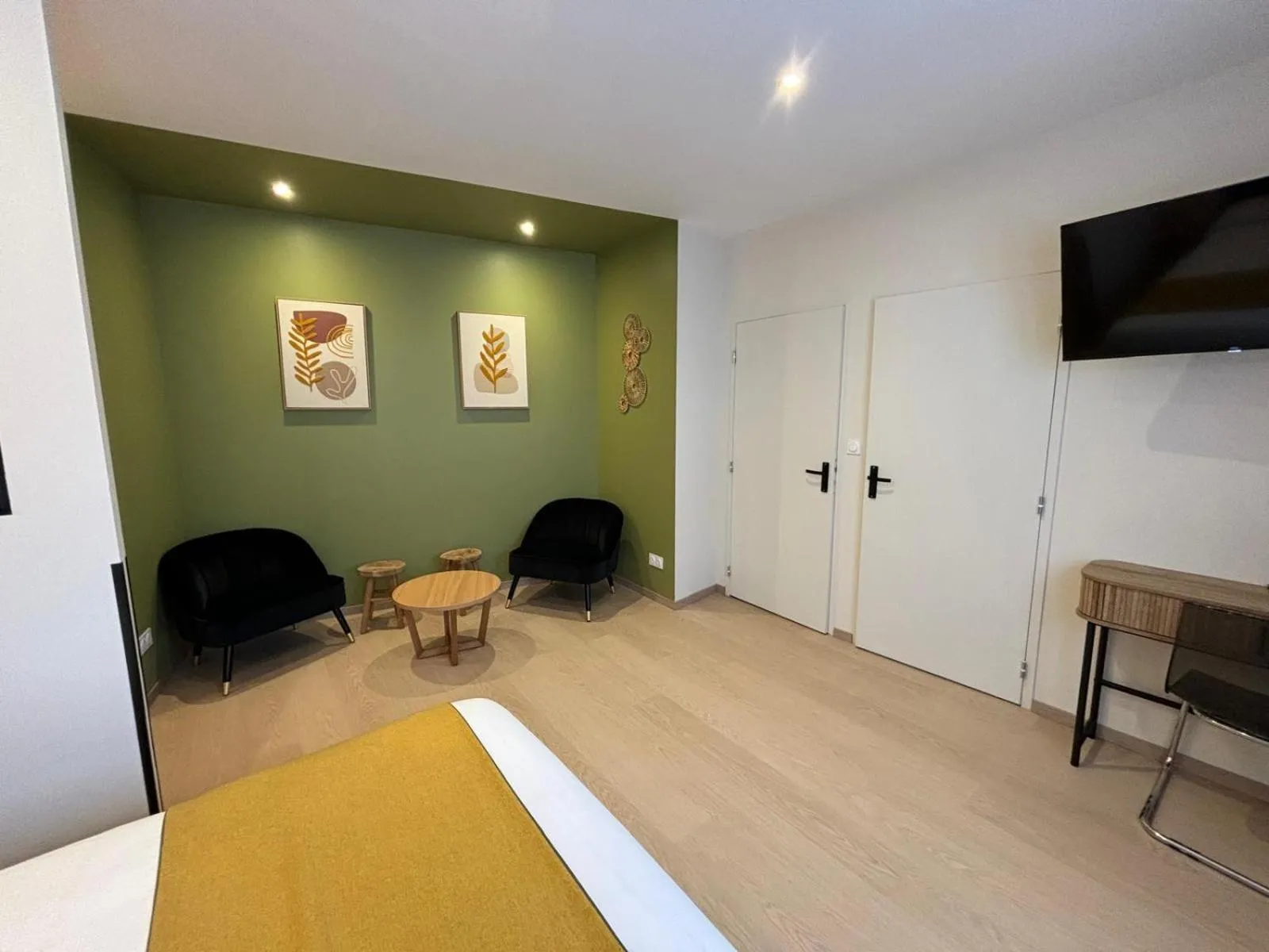 Bed in Hôtel Le Blason