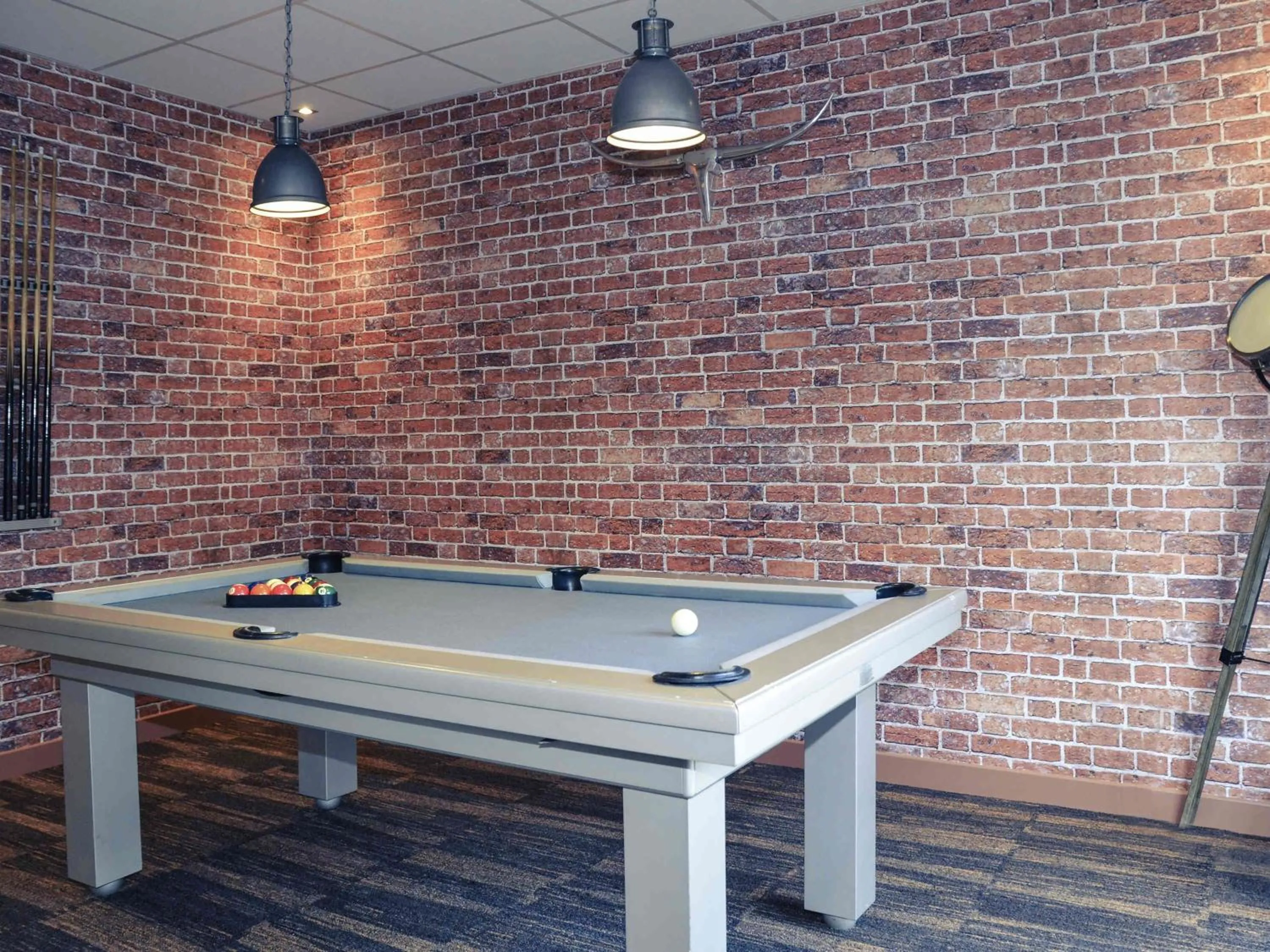 Lounge or bar in Mercure Lyon Est Chaponnay