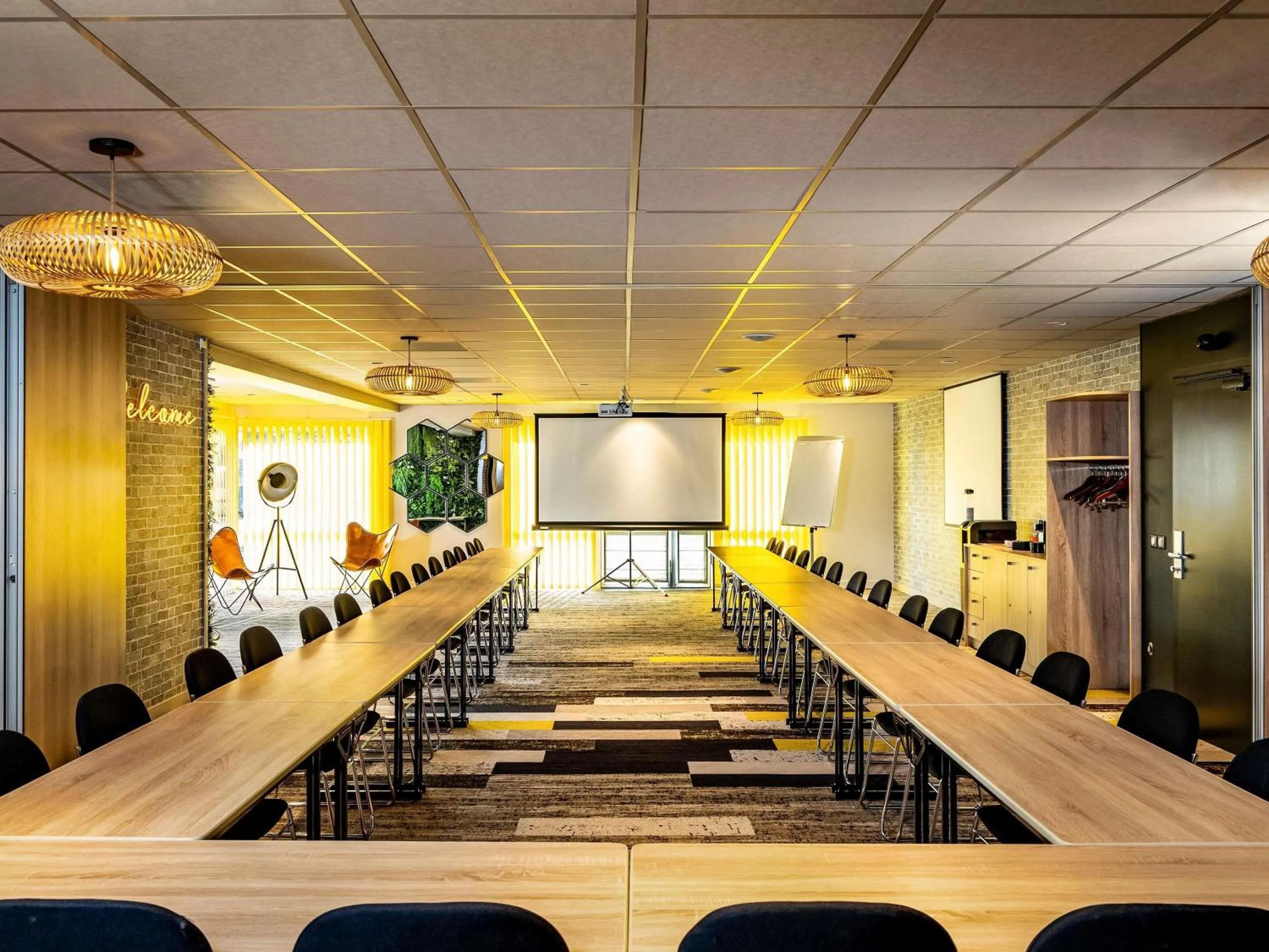 Meeting/conference room in Mercure Lyon Est Chaponnay