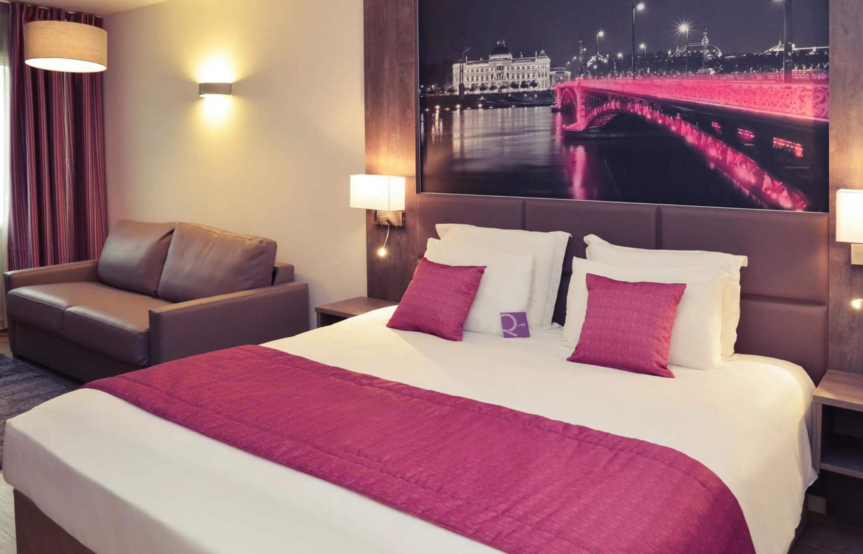 Bedroom, Bed in Mercure Lyon Est Chaponnay