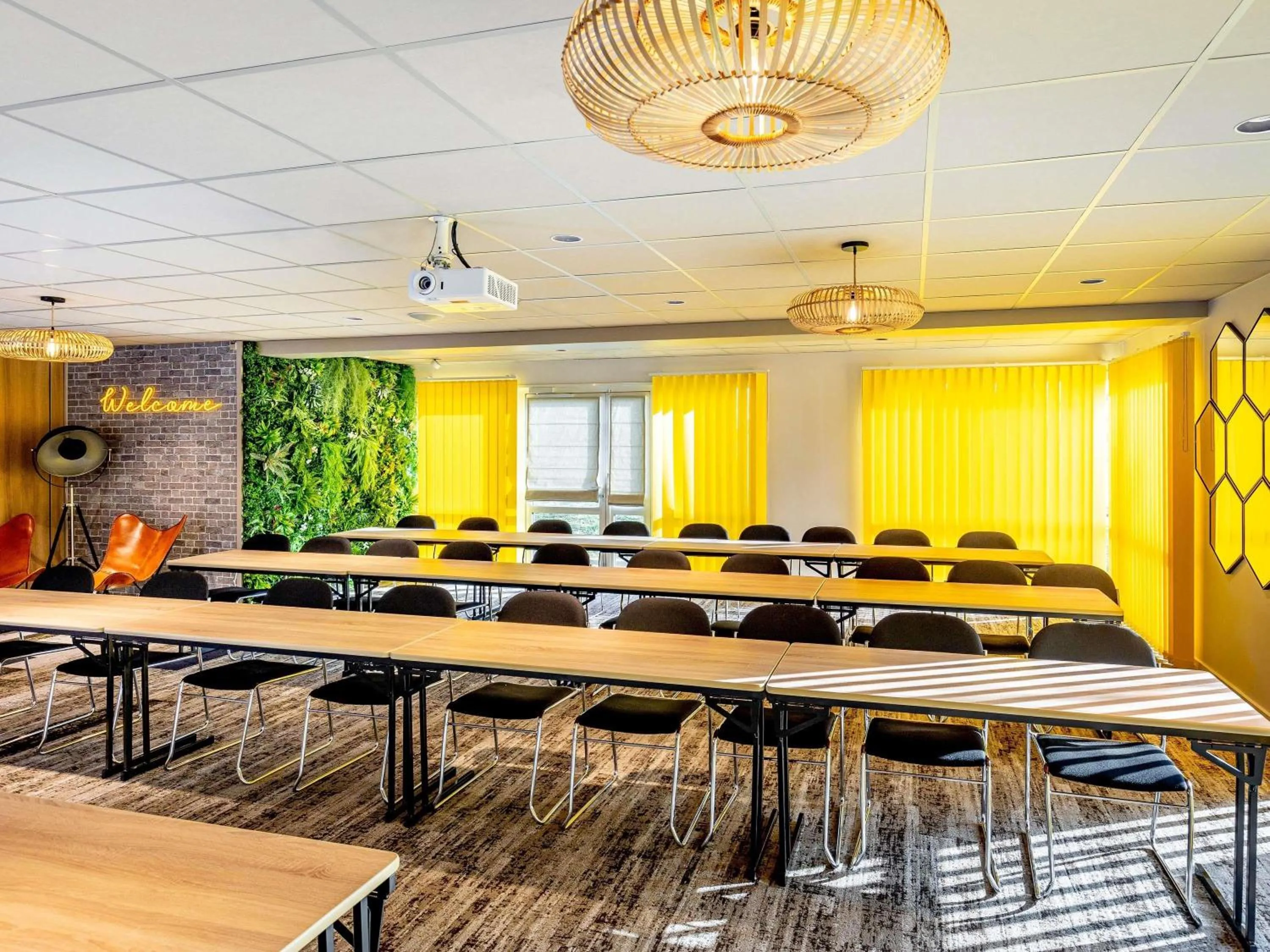 Meeting/conference room in Mercure Lyon Est Chaponnay