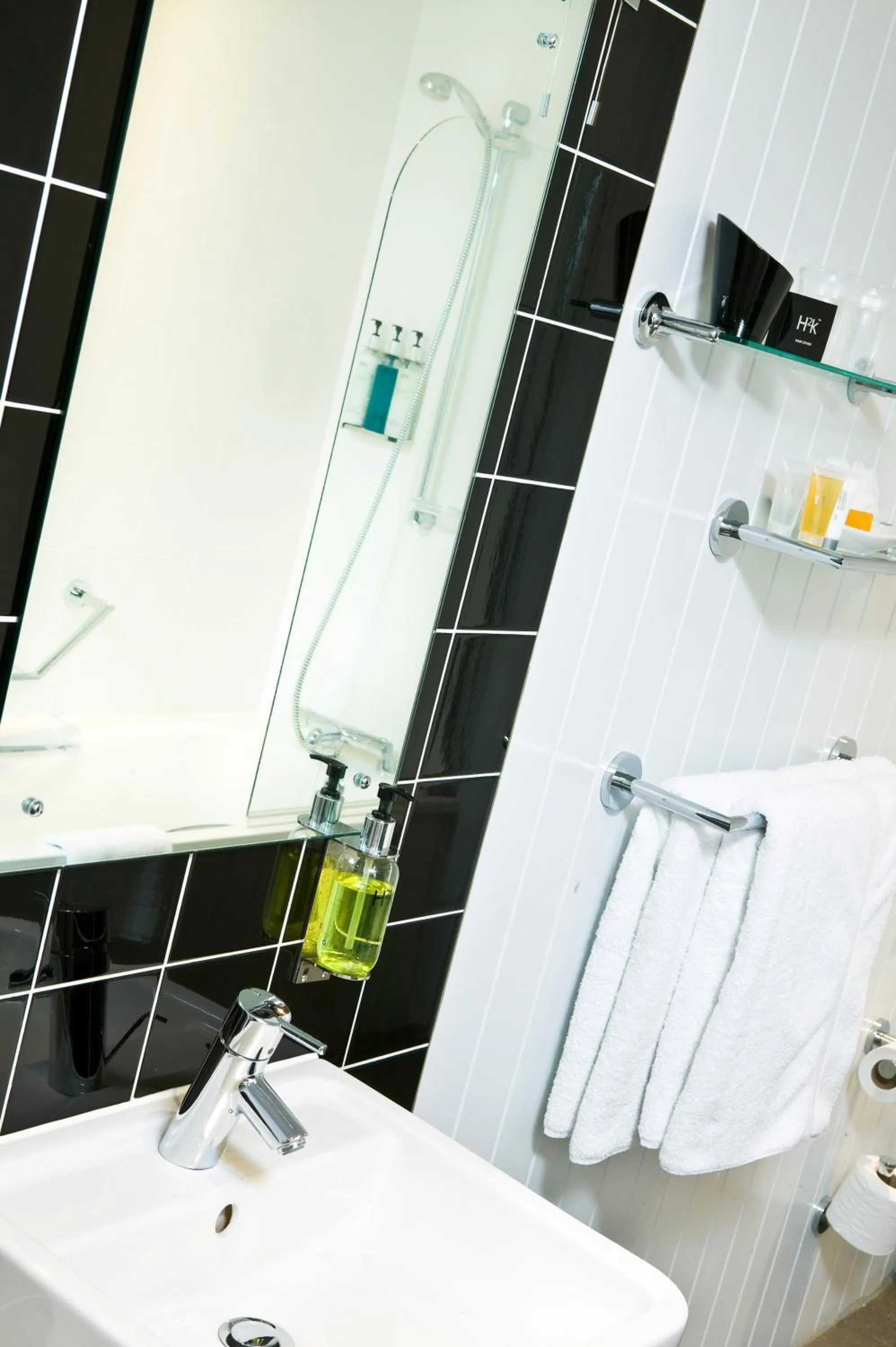 Bathroom in The Crown Hotel