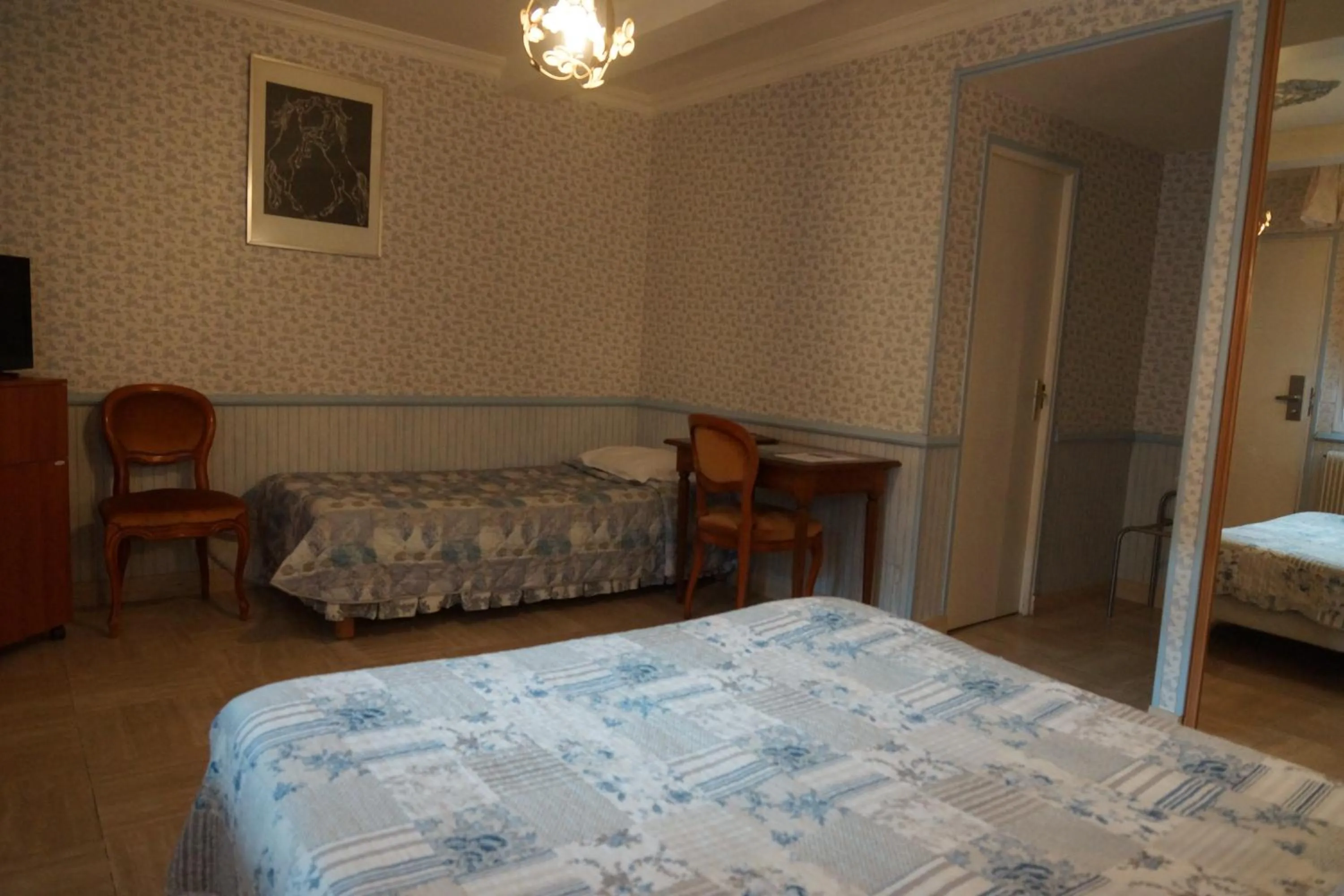 Bed in Hotel La Diligence