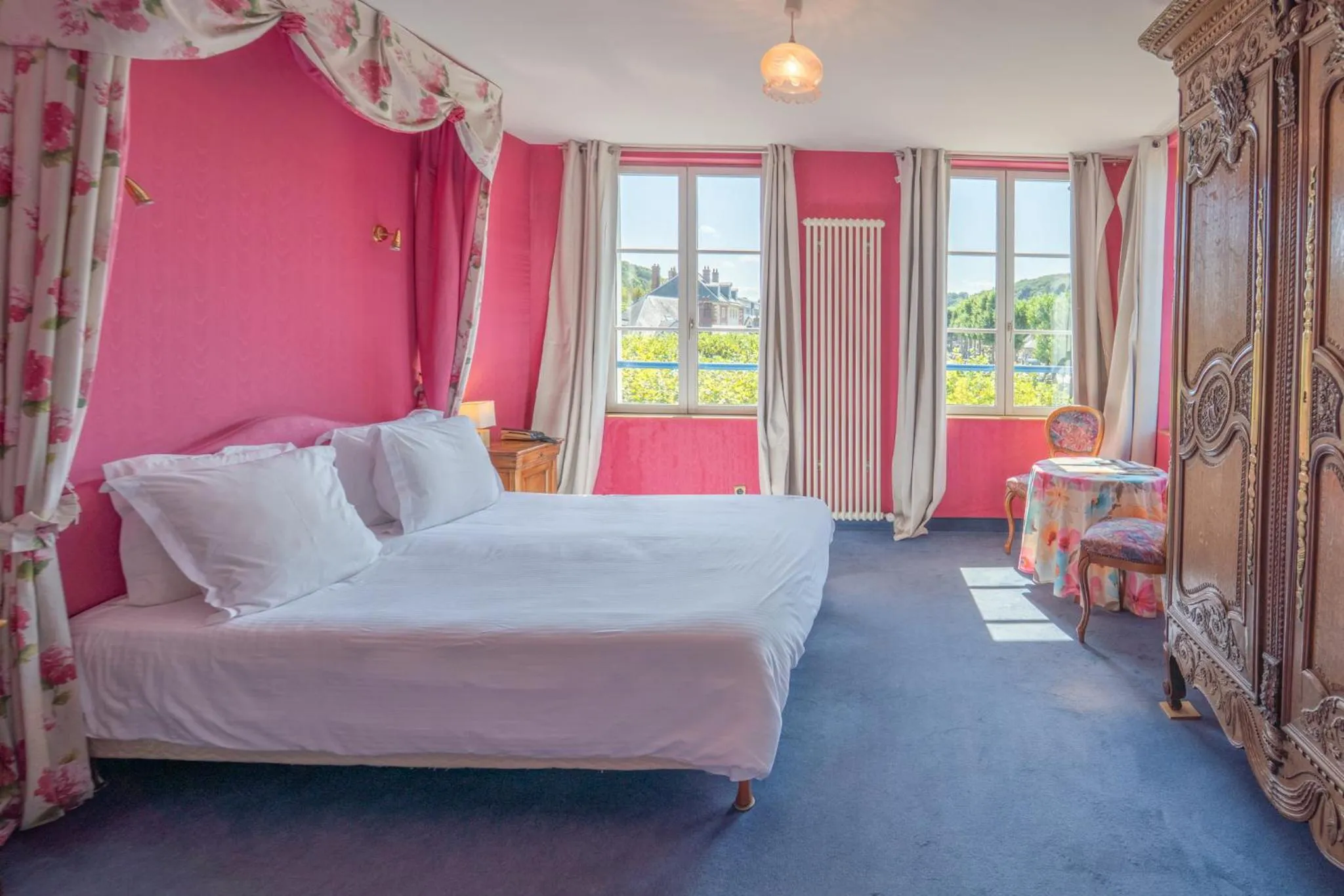 Bed in Hotel La Diligence