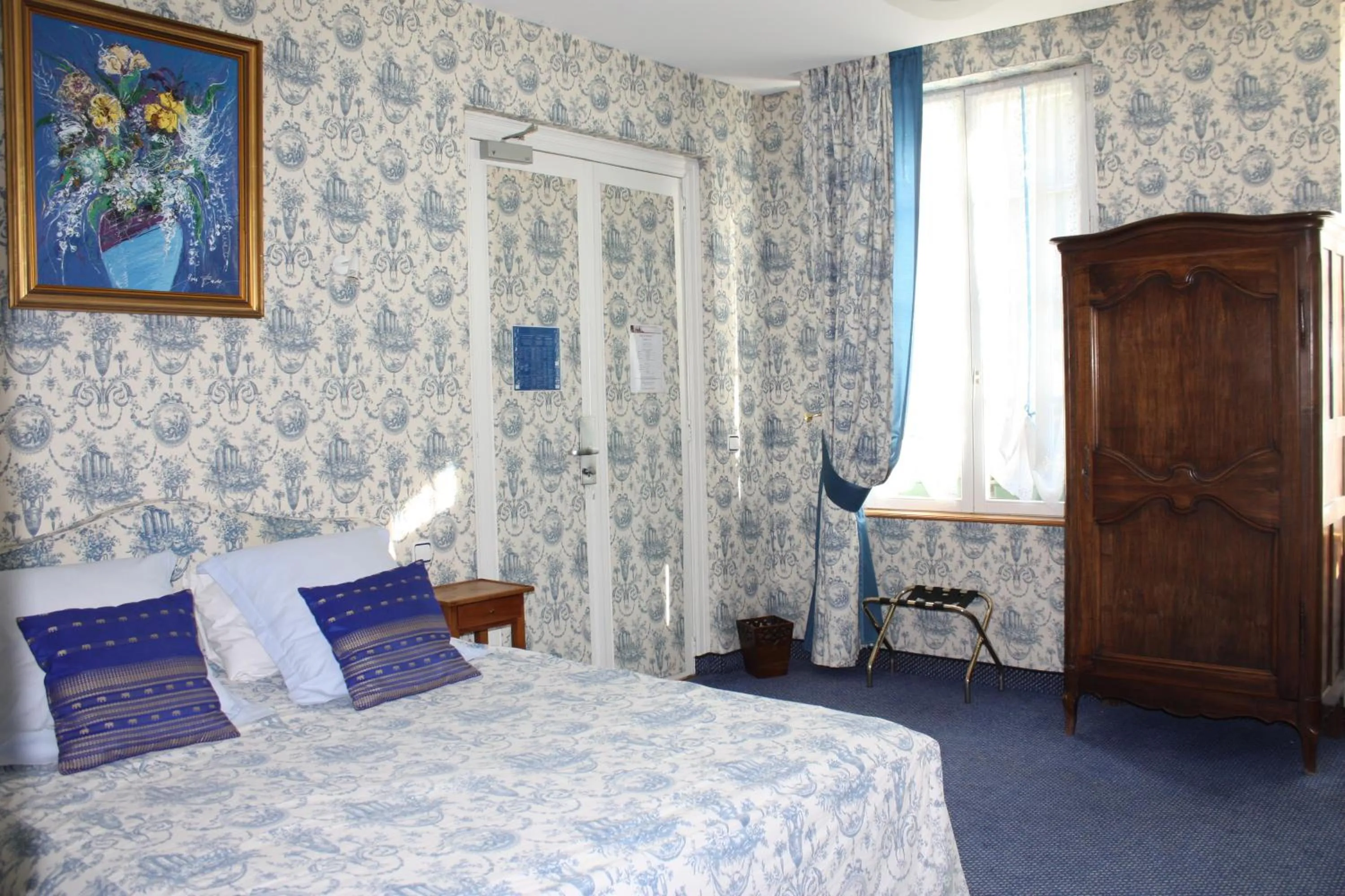 Bed in Hotel La Diligence