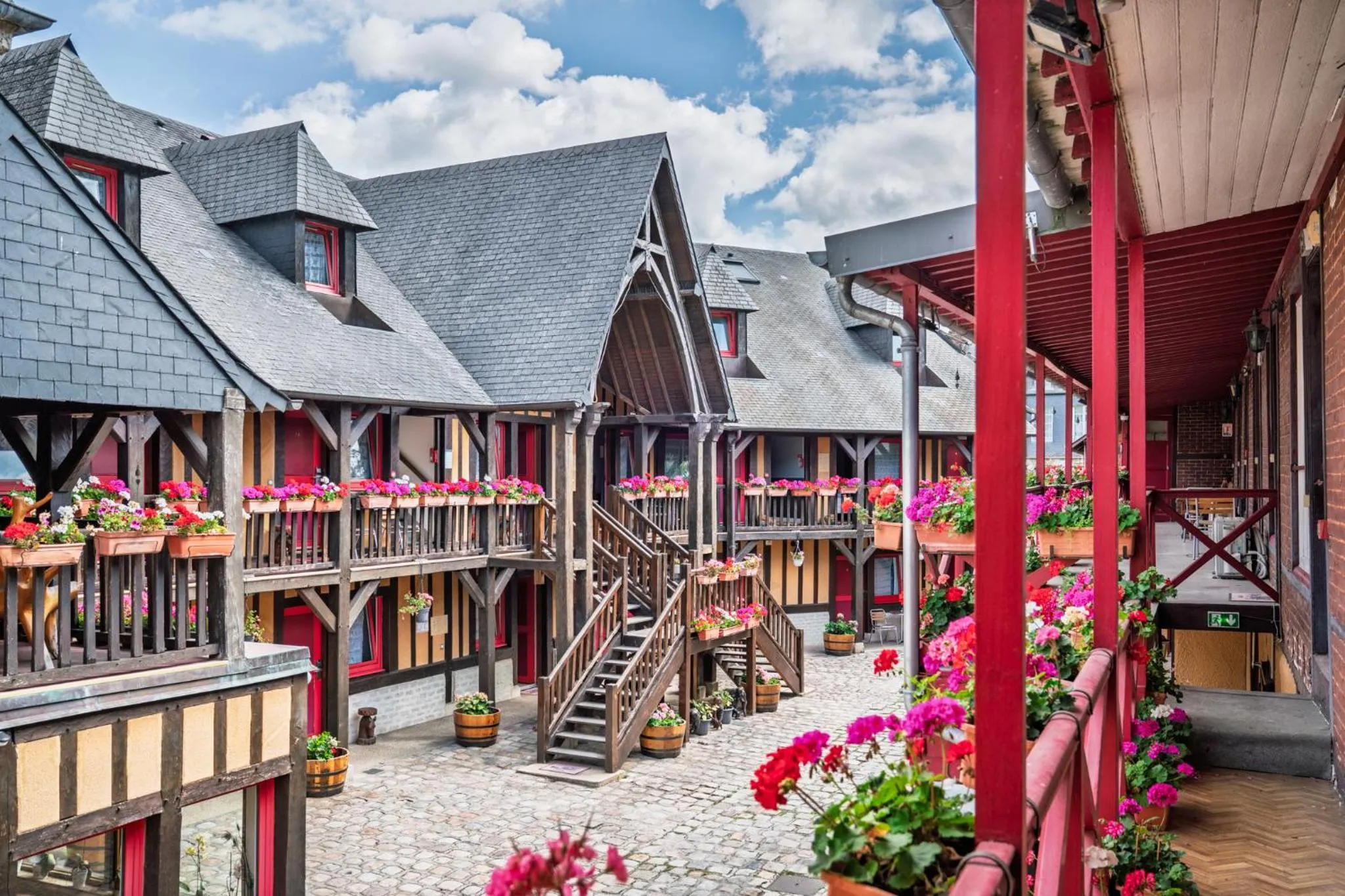 Property building in Hotel La Diligence