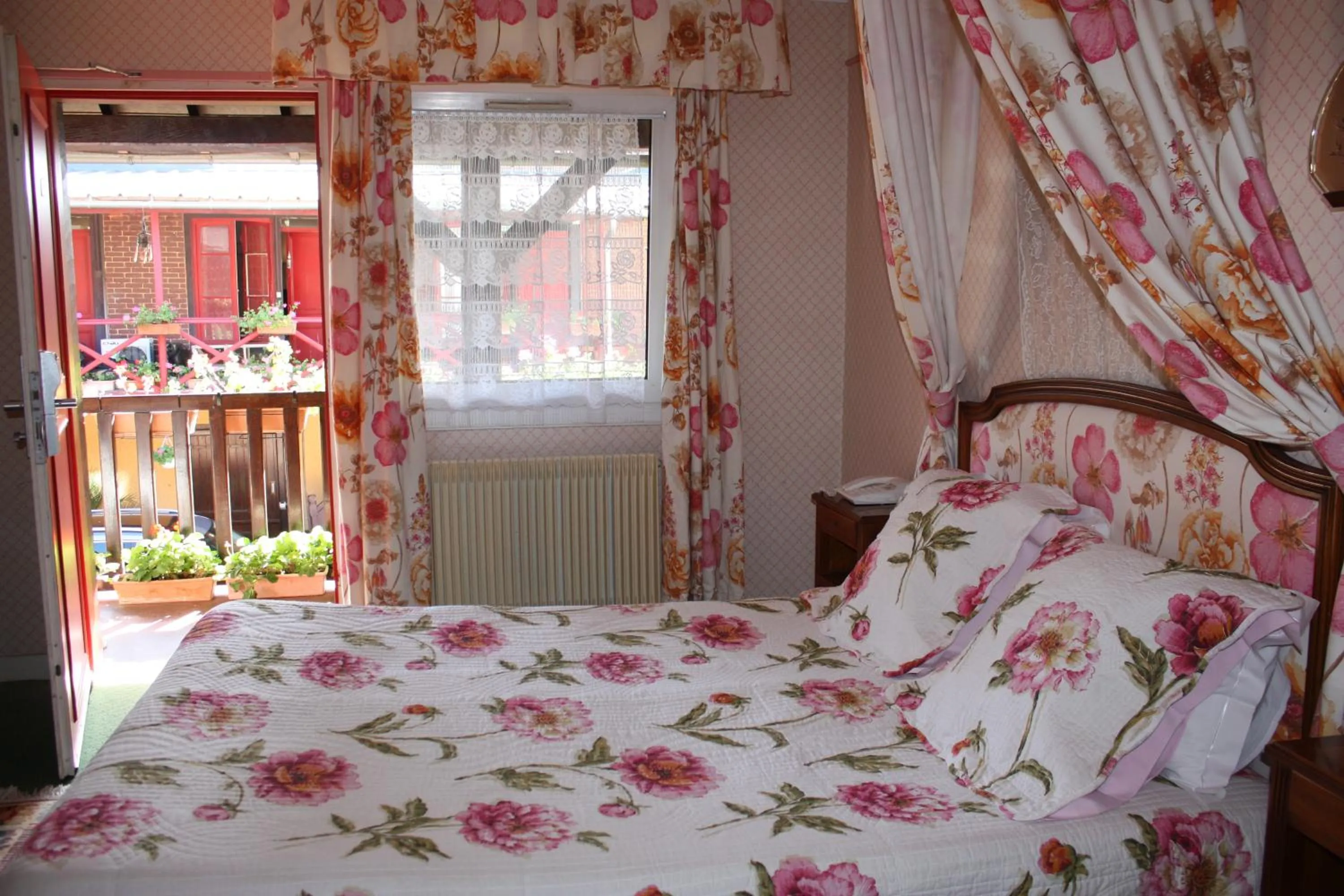 Bed in Hotel La Diligence