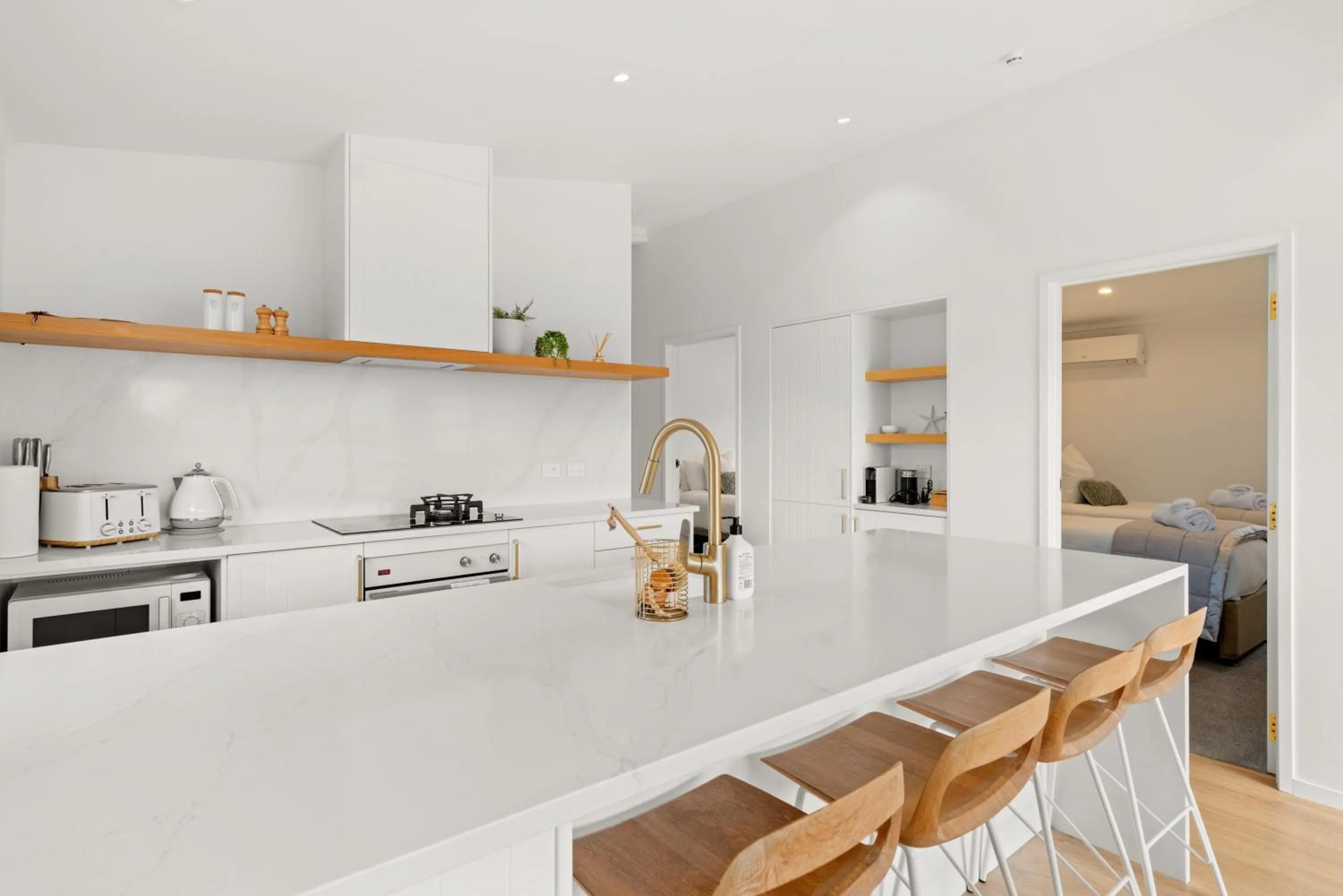 Kitchen or kitchenette in Stay Mission Bay