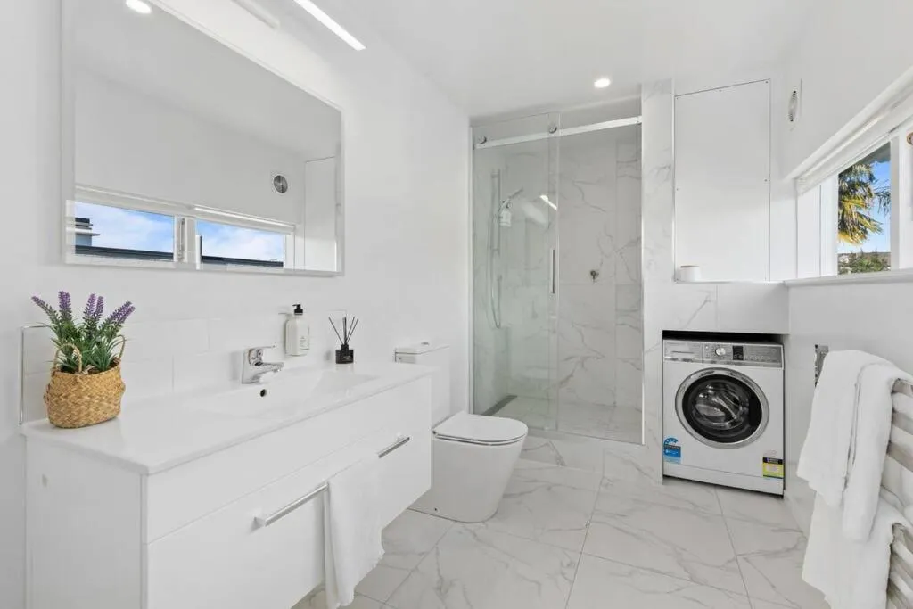 Shower in Stay Mission Bay