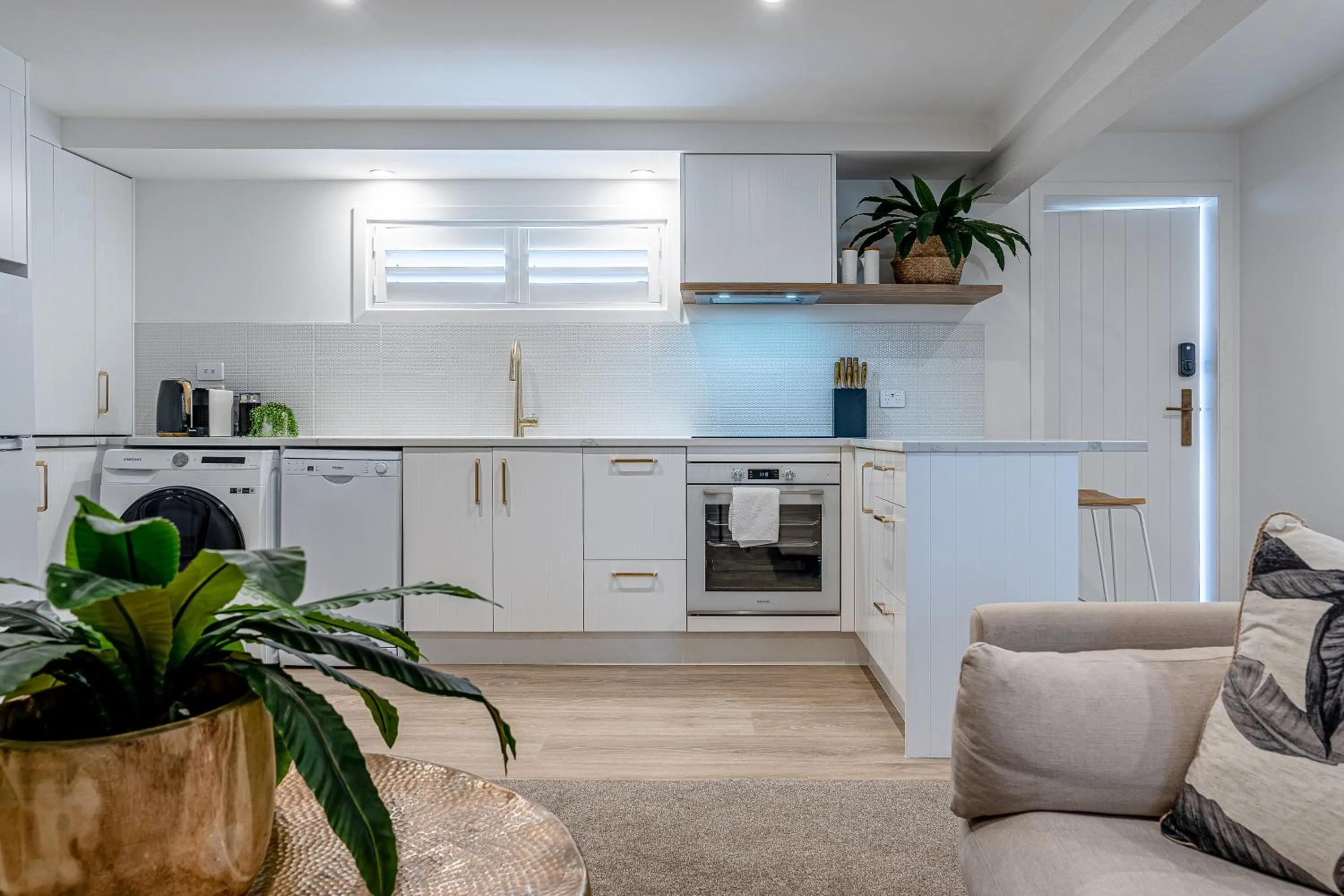 Kitchen or kitchenette in Stay Mission Bay