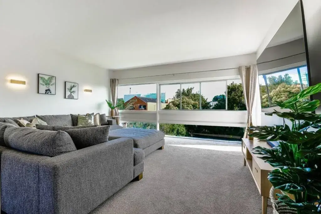 One-Bedroom Apartment with Ocean View in Stay Mission Bay One-Bedroom Apartment with Ocean View in Stay Mission Bay