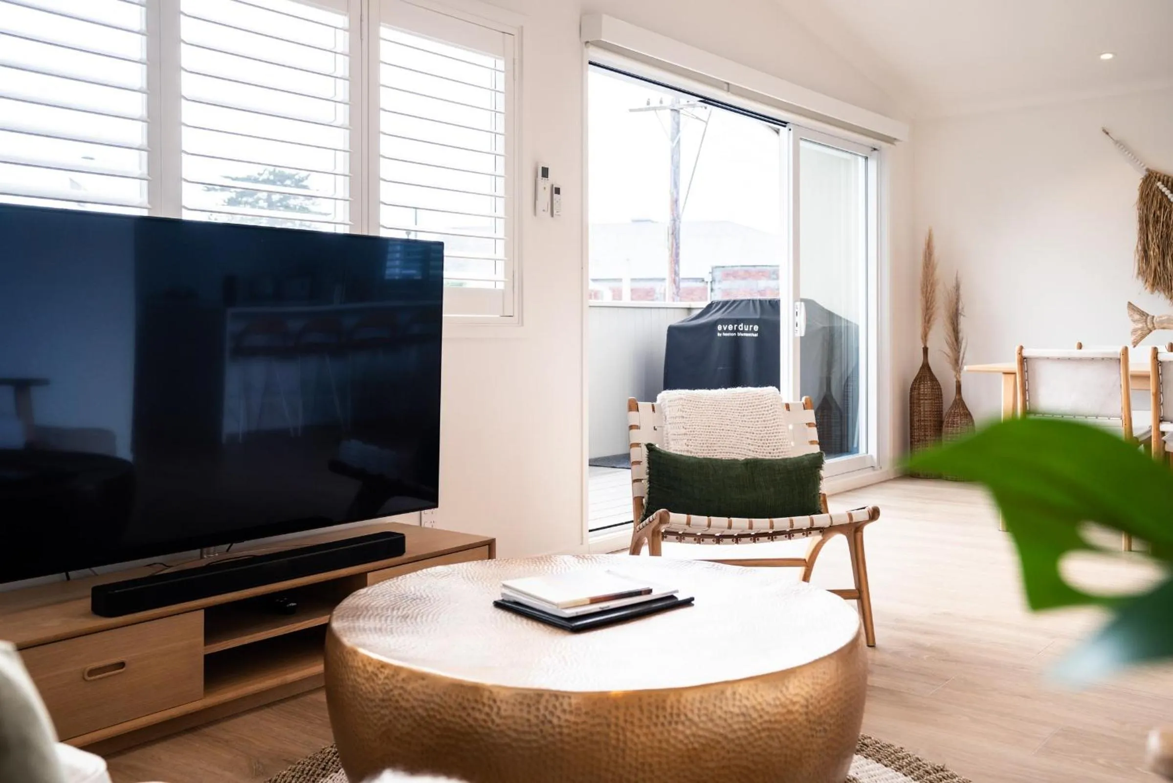 Lounge or bar in Stay Mission Bay