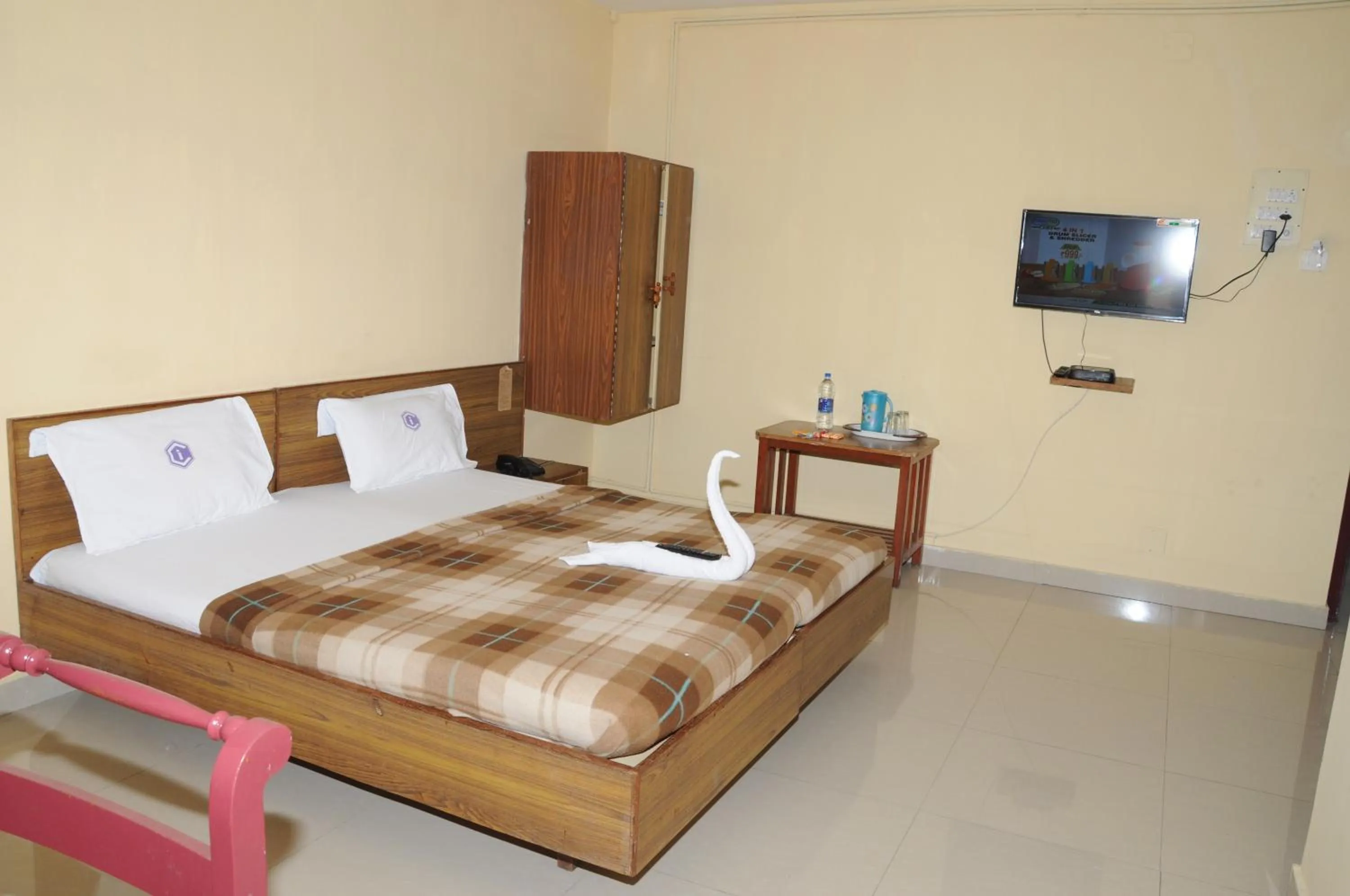 Living room, Bed in Hotel Chanma International