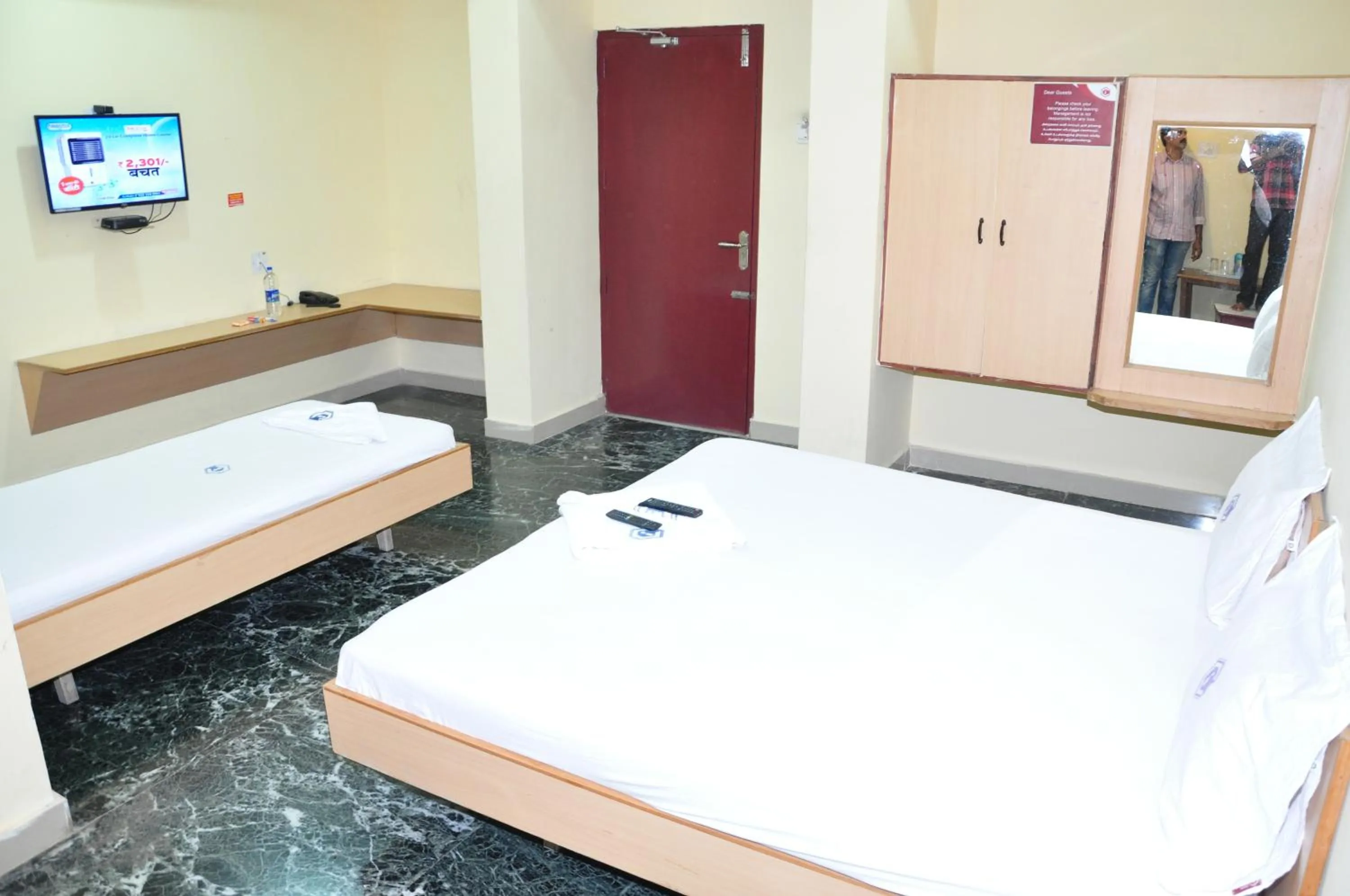 Photo of the whole room, Bed in Hotel Chanma International