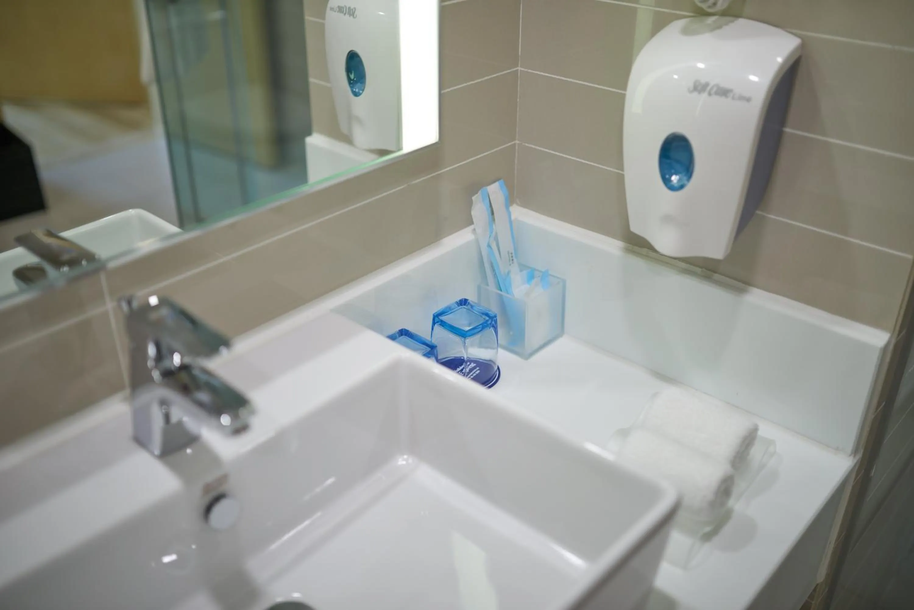 Photo of the whole room in Holiday Inn Express Luoyang Yichuan by IHG