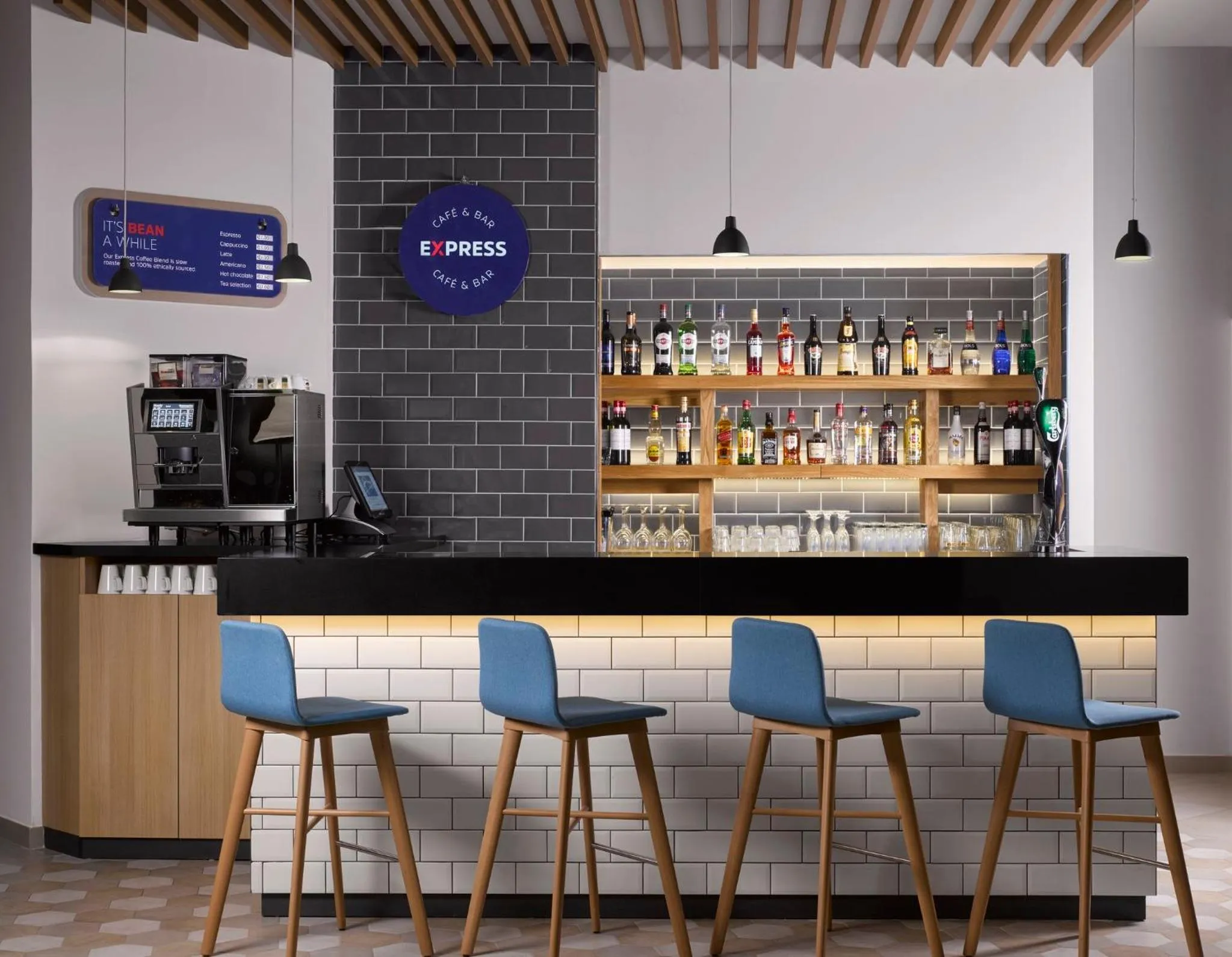 Restaurant/places to eat in Holiday Inn Express - Malta by IHG