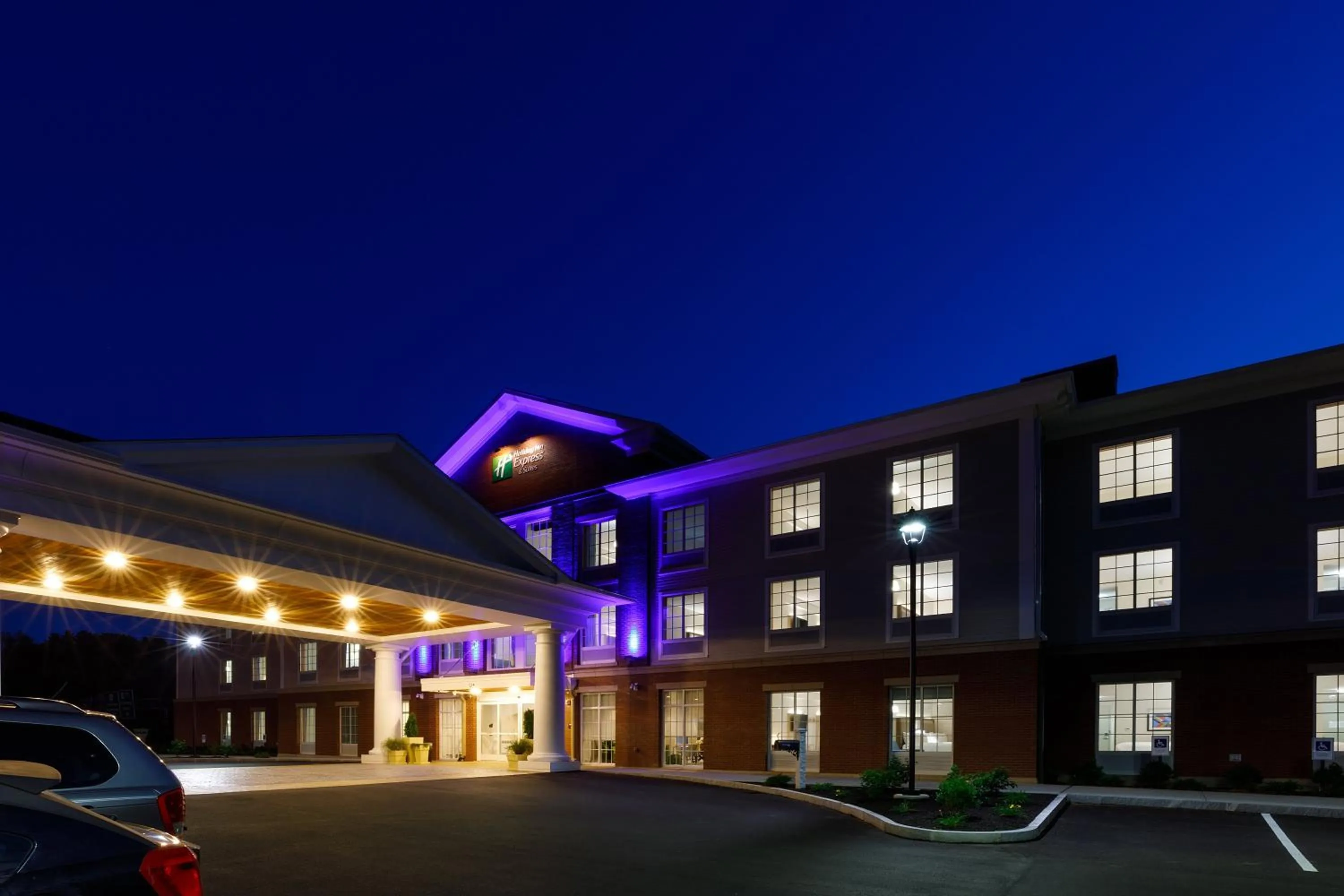 Property building in Holiday Inn Express & Suites - Sturbridge by IHG