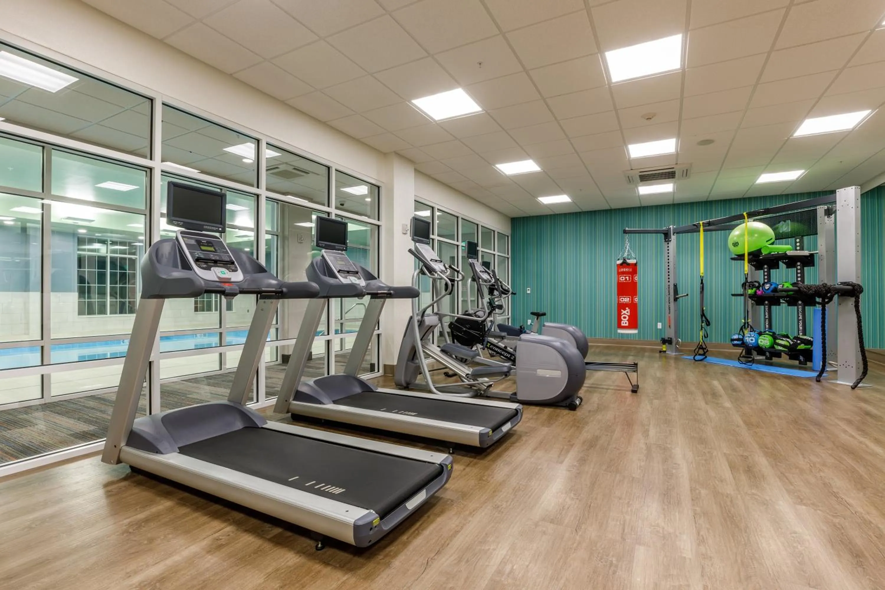 Fitness centre/facilities in Holiday Inn Express & Suites - Sturbridge by IHG