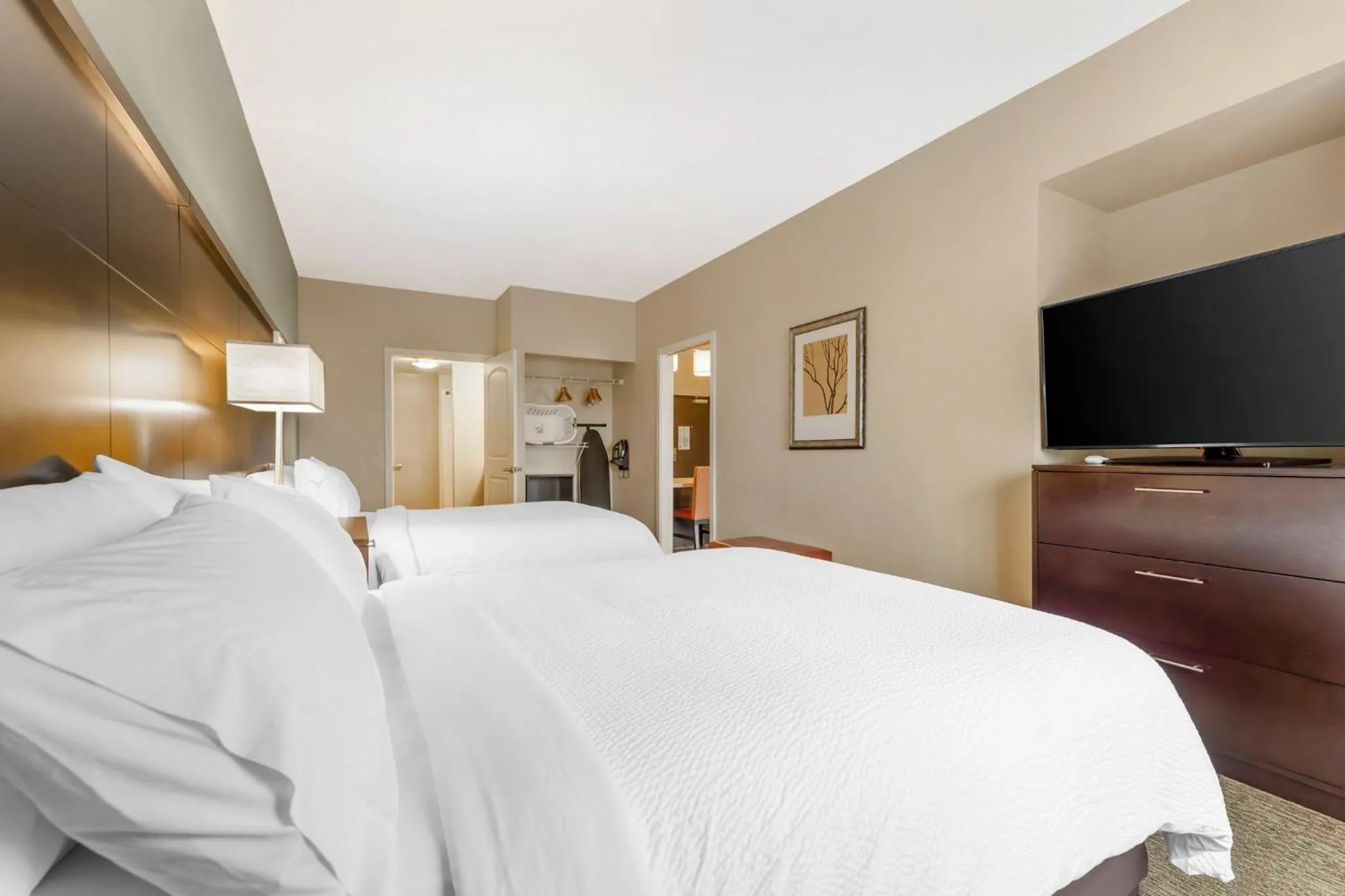 Photo of the whole room, Bed in Staybridge Suites - Pittsburgh-Cranberry Township by IHG