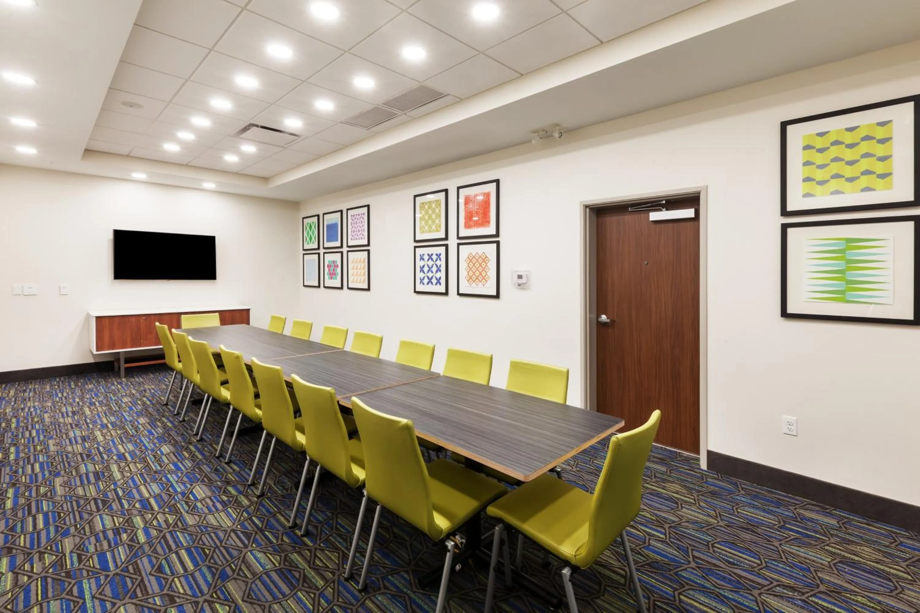 Meeting/conference room in Holiday Inn Express & Suites - Lenexa - Overland Park Area by IHG