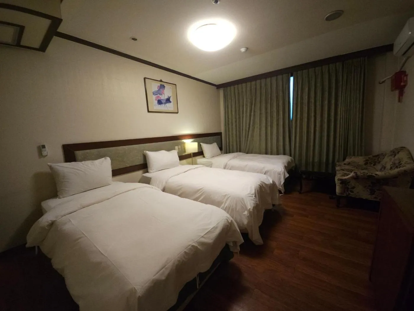 Bed in Insadong Crown Hotel