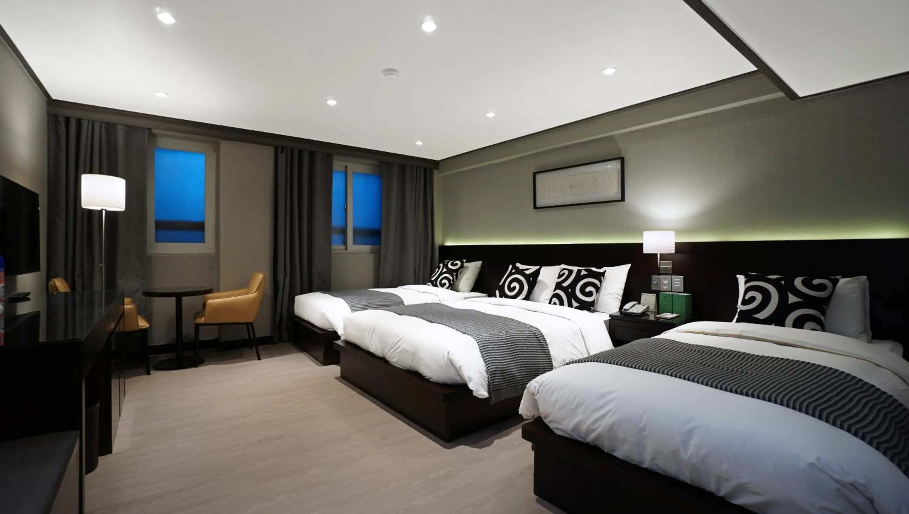 Decorative detail, Bed in Insadong Crown Hotel