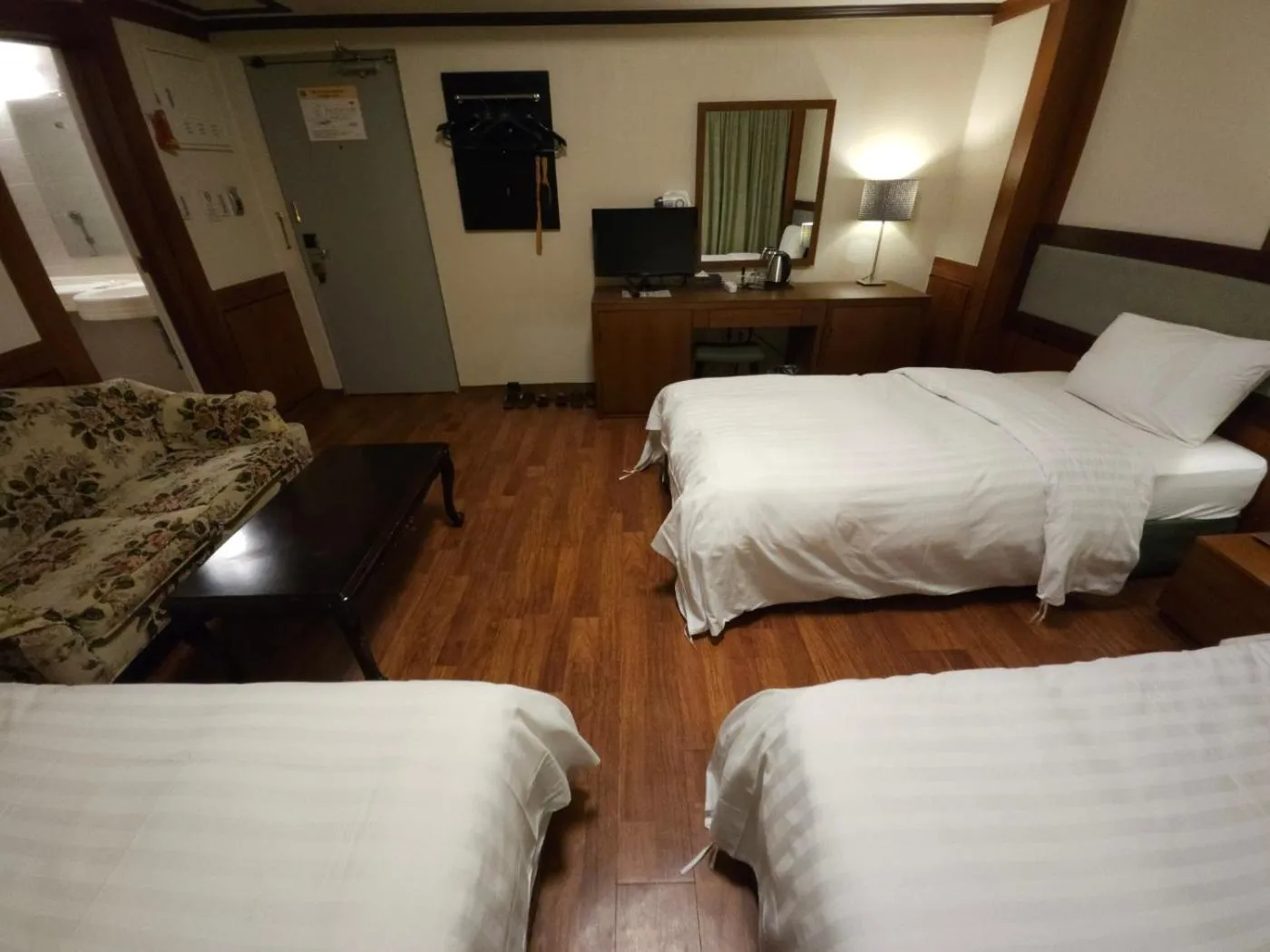 Bed in Insadong Crown Hotel