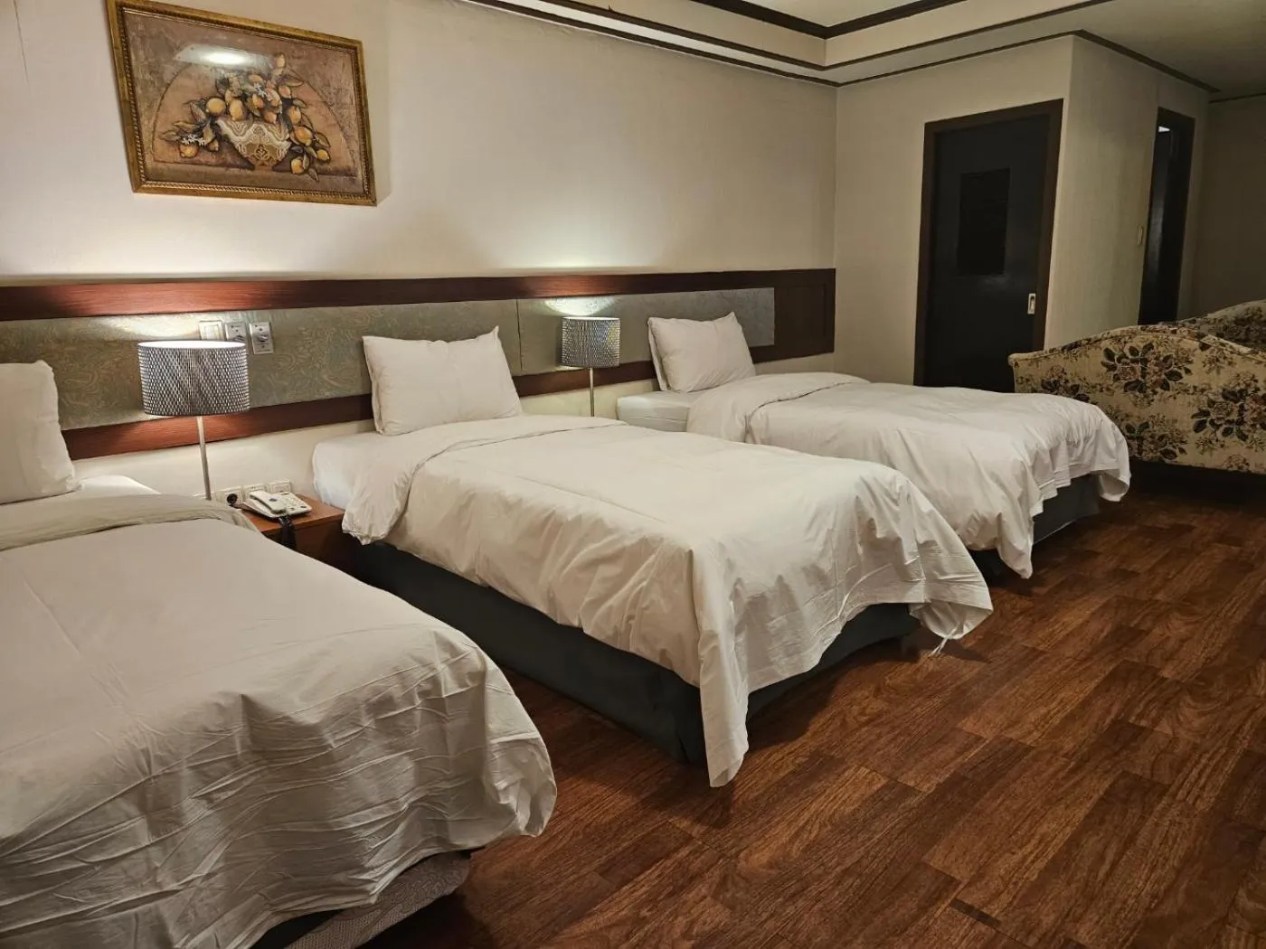 Bed in Insadong Crown Hotel