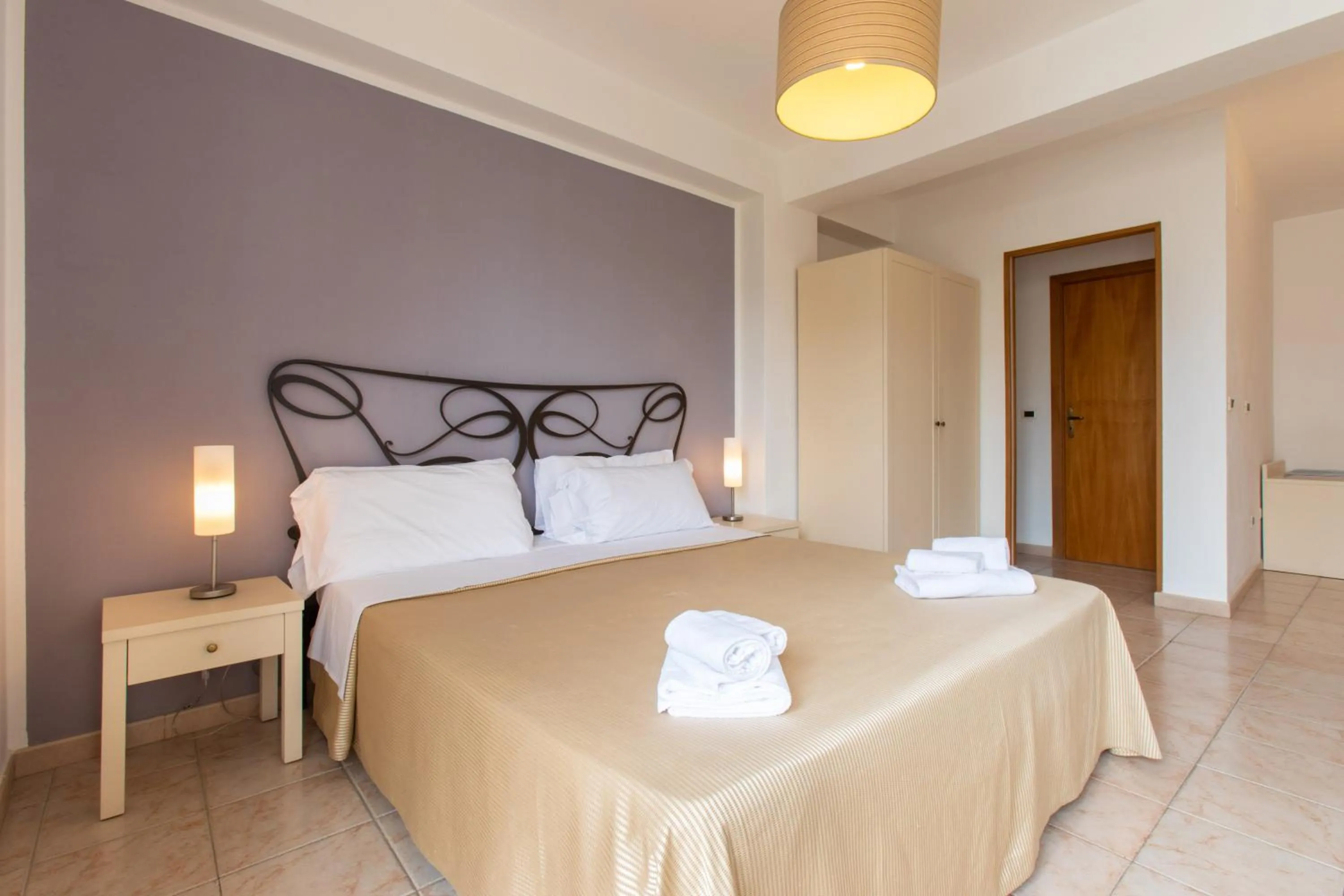 Bedroom, Bed in Hotel Amarea - Aeolian Charme