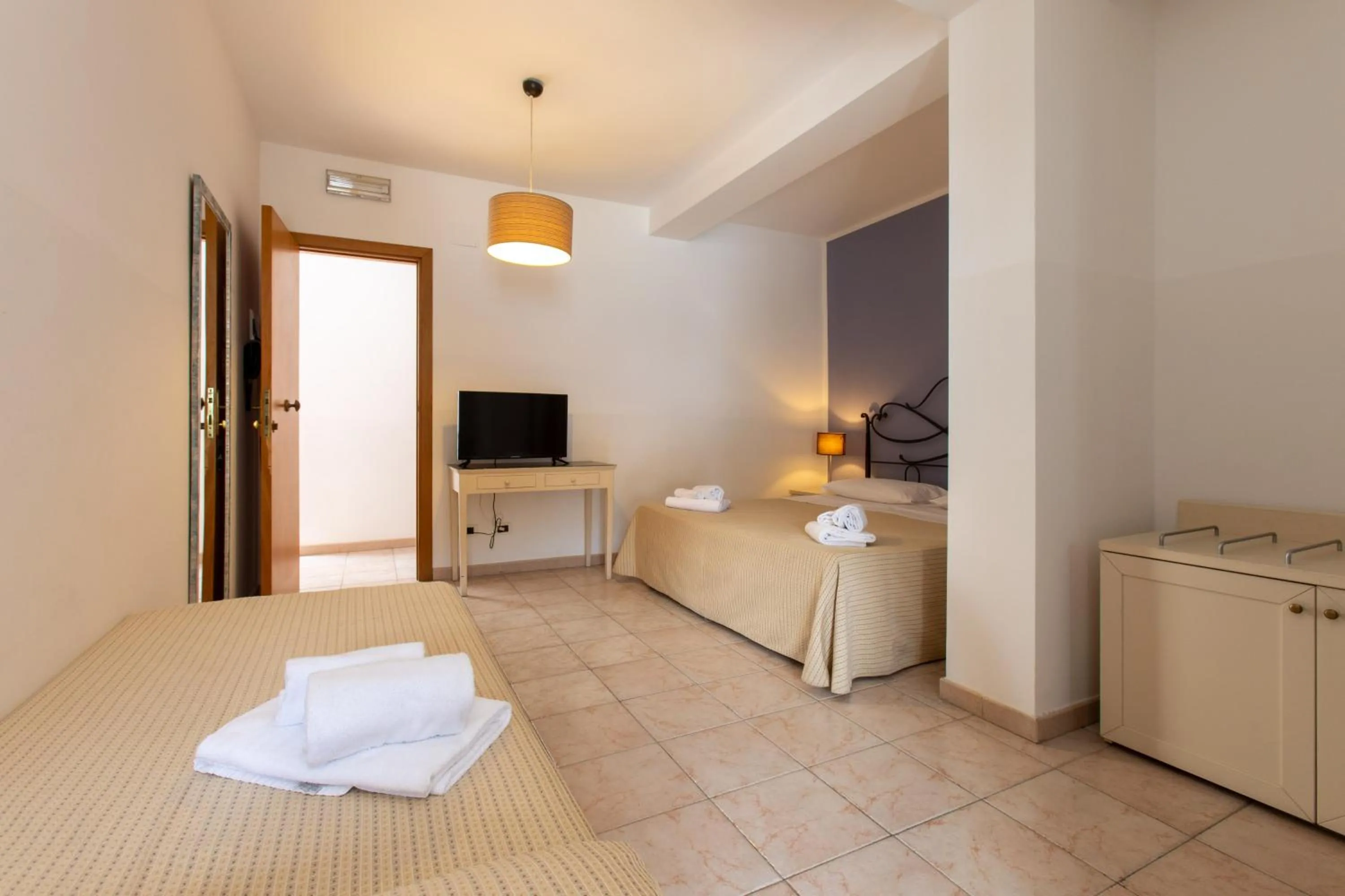 Bedroom, Bed in Hotel Amarea - Aeolian Charme