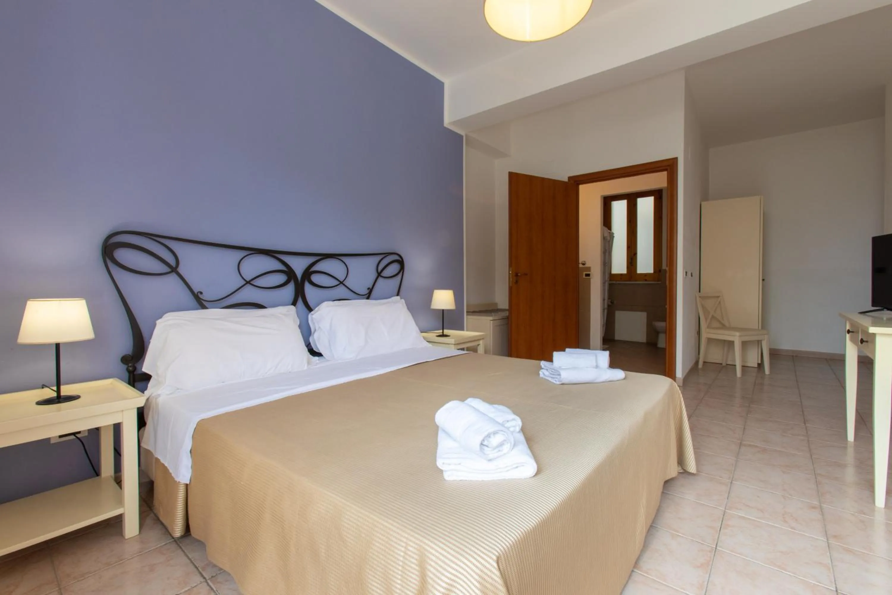 Bedroom, Bed in Hotel Amarea - Aeolian Charme