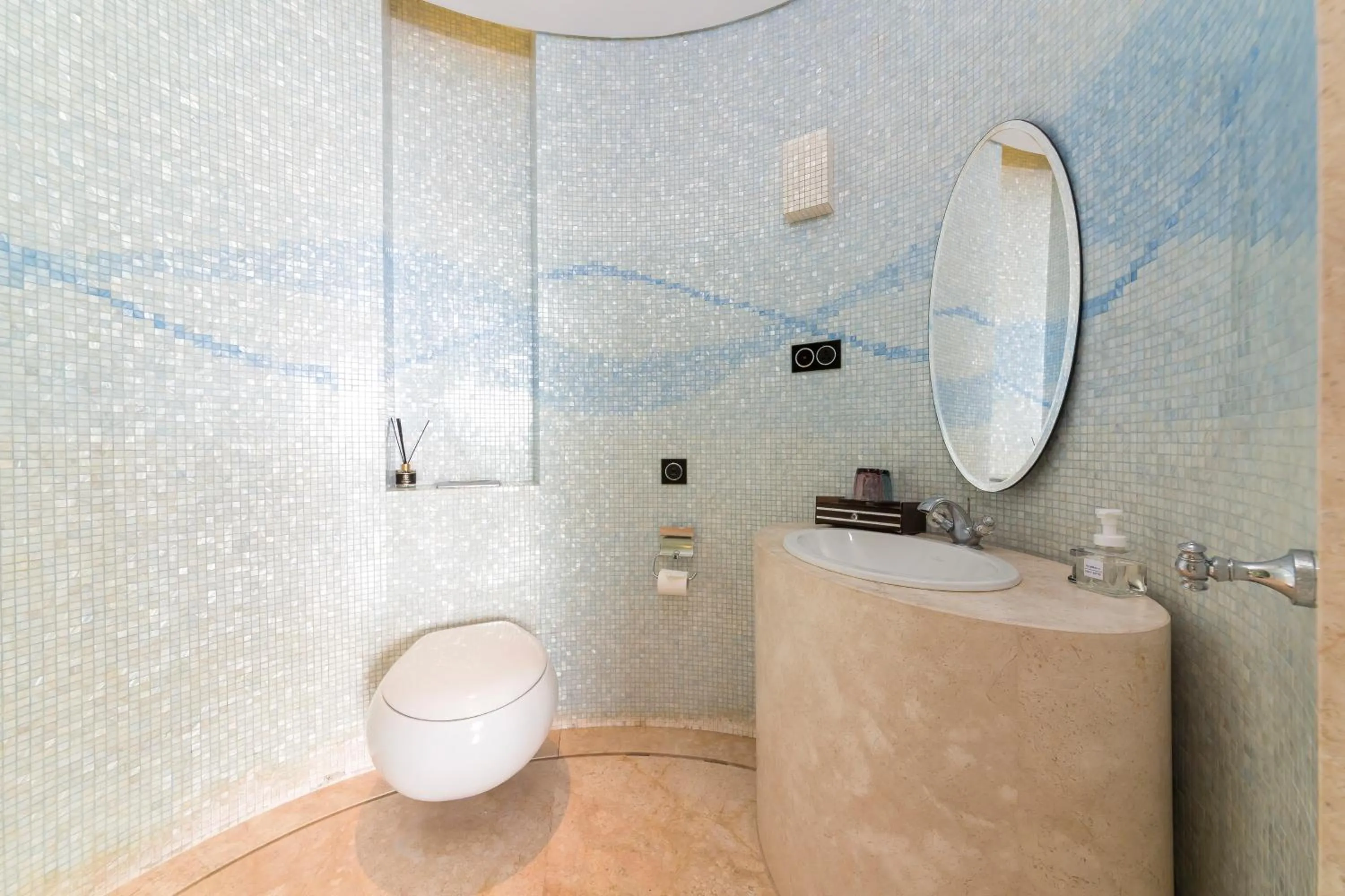 Toilet in Sanya Phoenix Island Yuejia flat