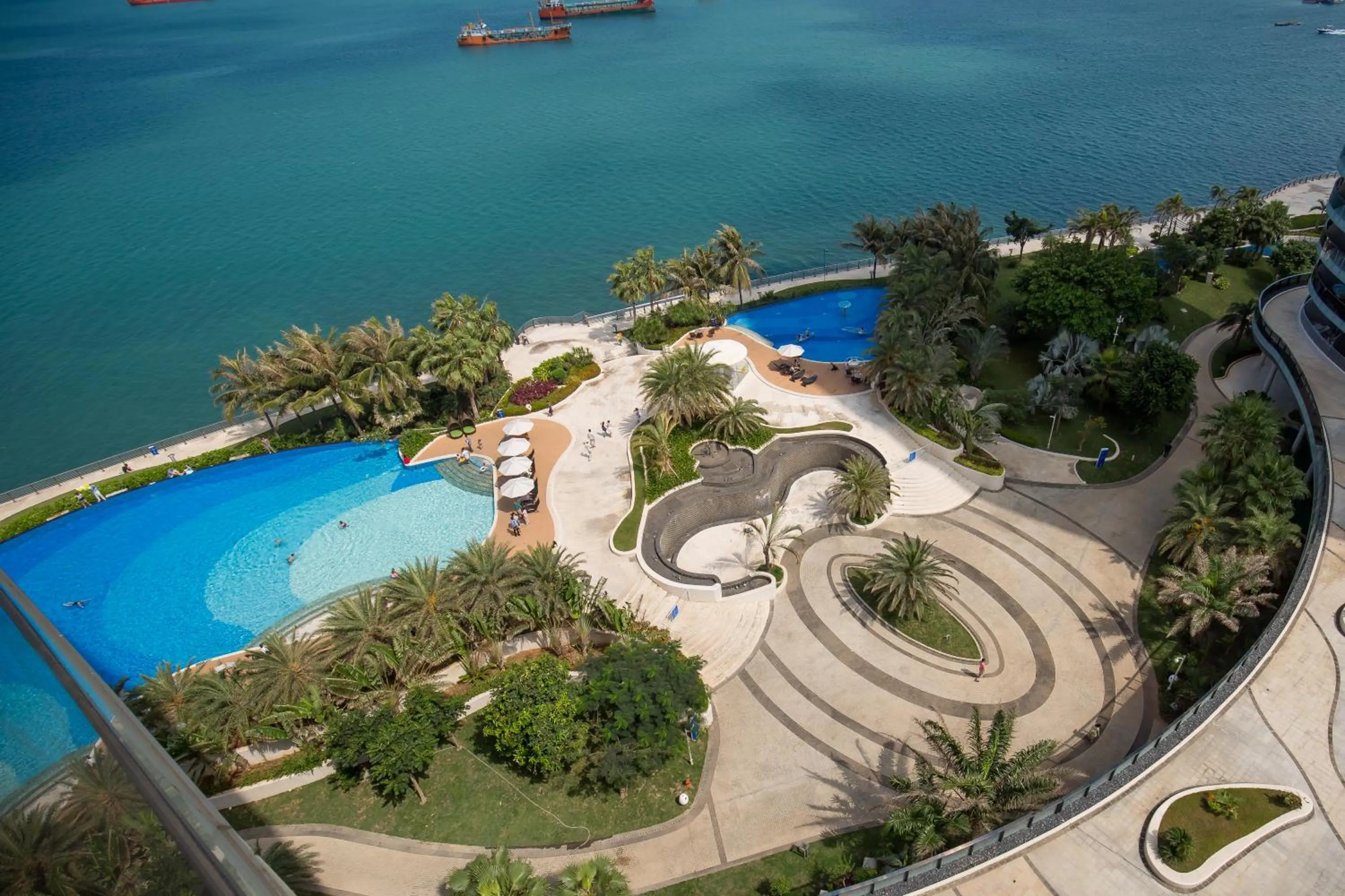 Swimming pool in Sanya Phoenix Island Yuejia flat