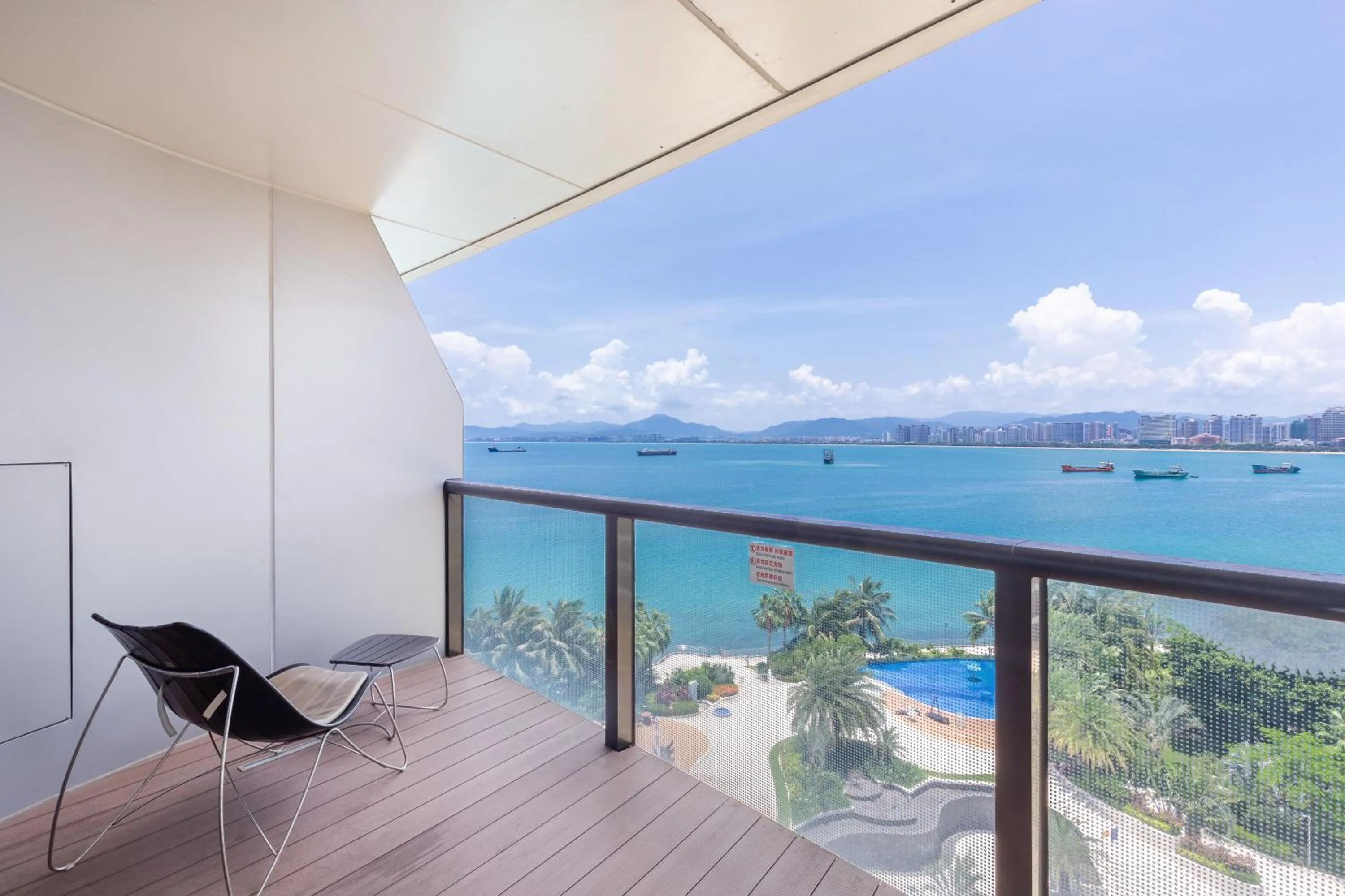 Balcony/Terrace in Sanya Phoenix Island Yuejia flat
