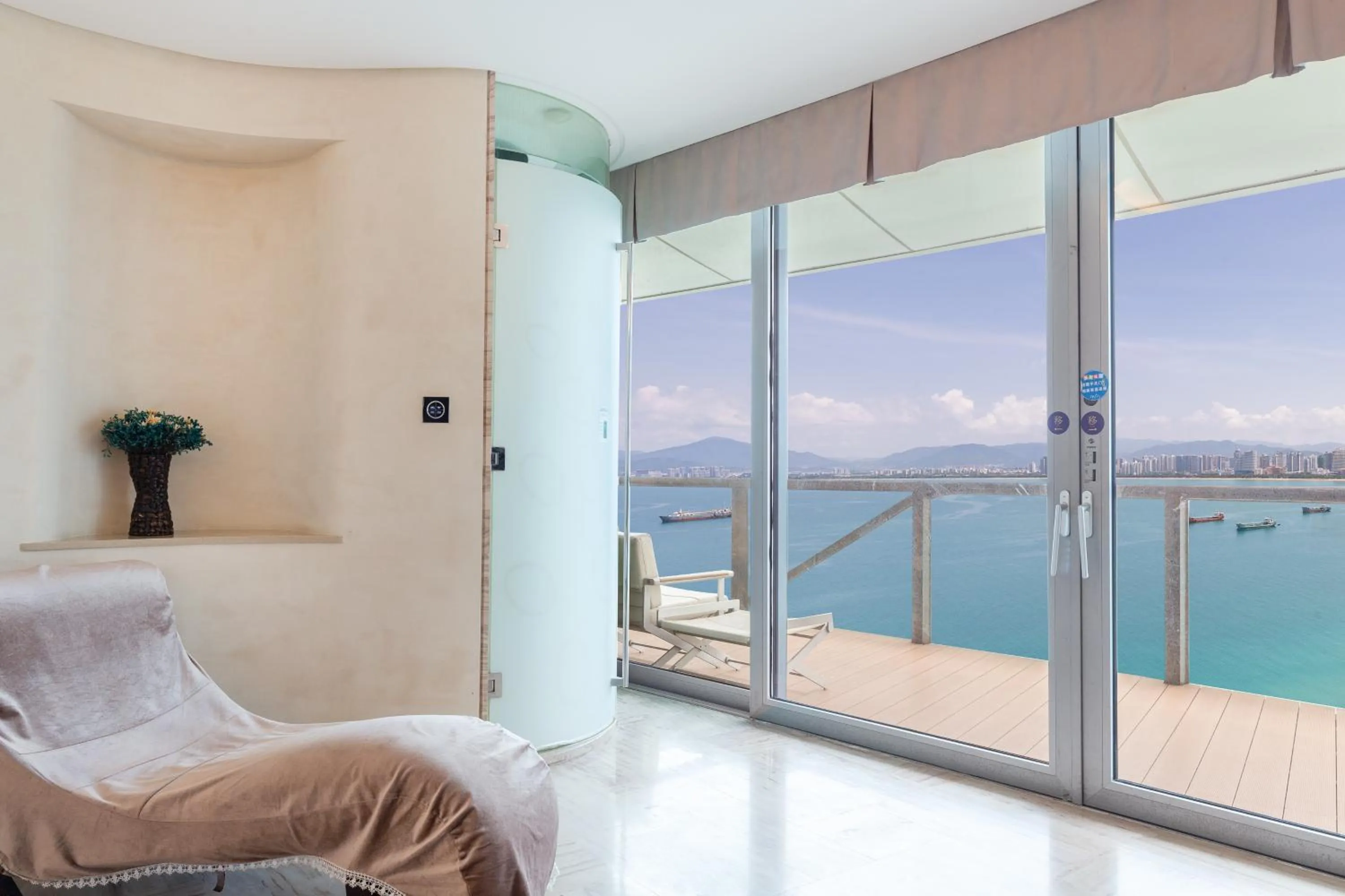 View (from property/room) in Sanya Phoenix Island Yuejia flat
