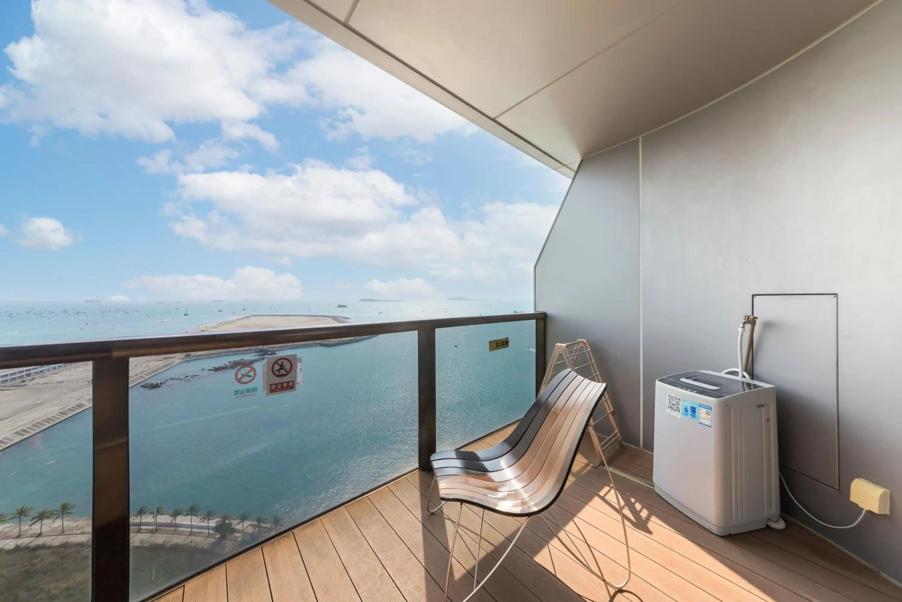 Balcony/Terrace in Sanya Phoenix Island Yuejia flat