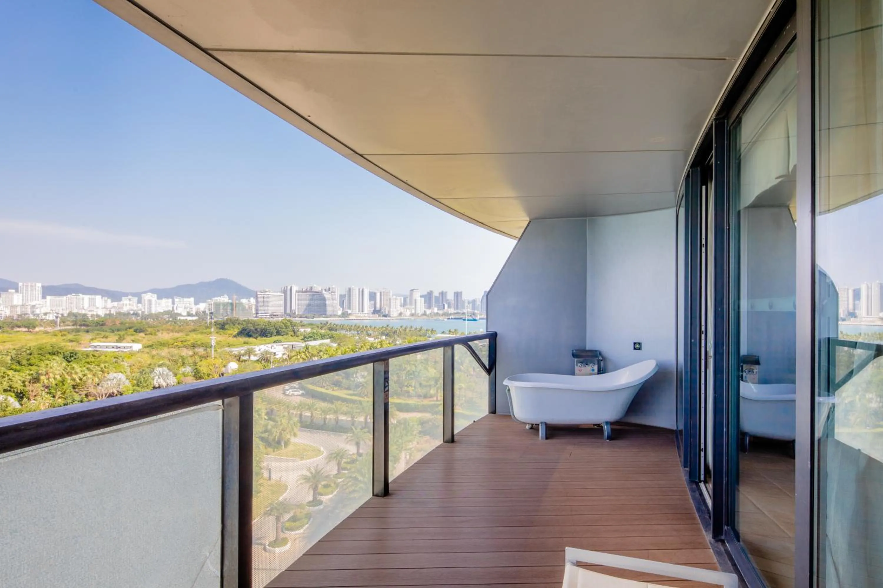 Balcony/Terrace in Sanya Phoenix Island Yuejia flat