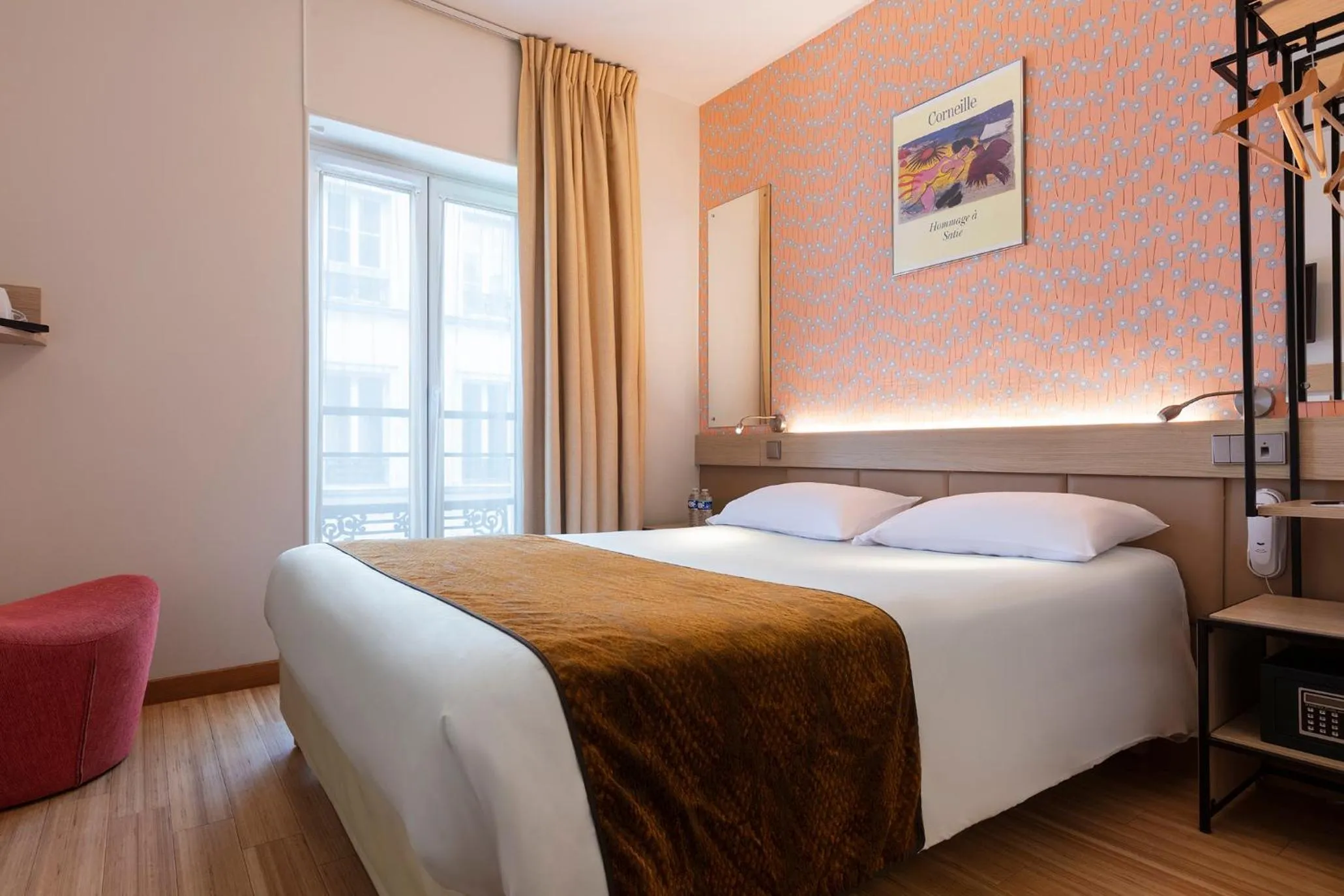 Bedroom, Bed in Hôtel Hor Les Lumières