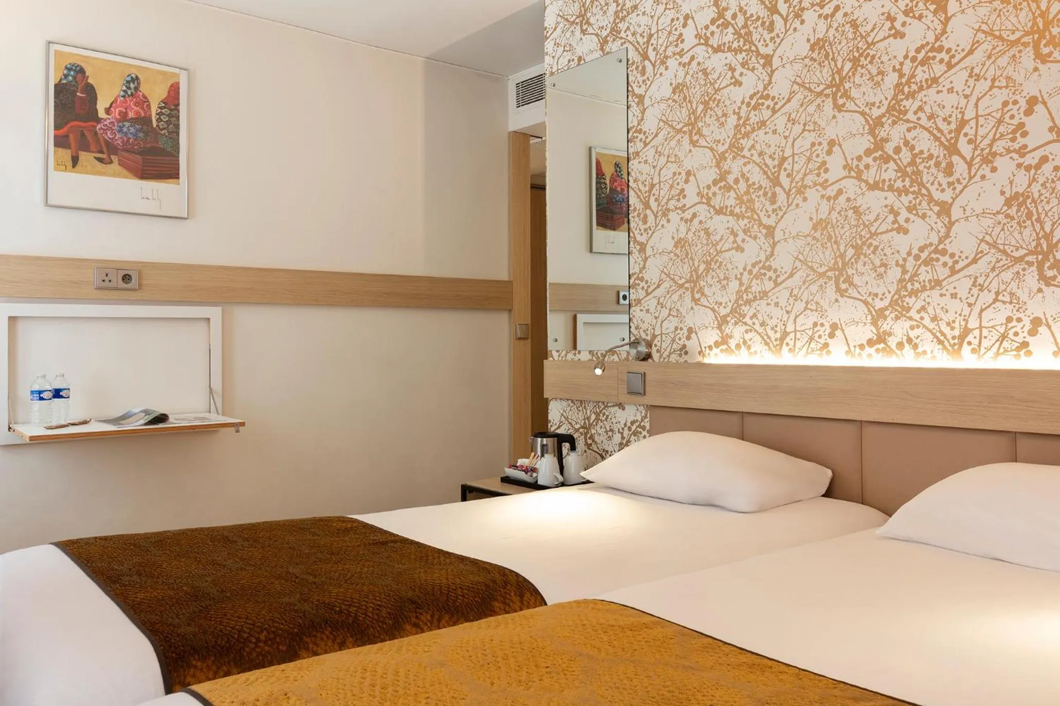 Bedroom, Bed in Hôtel Hor Les Lumières