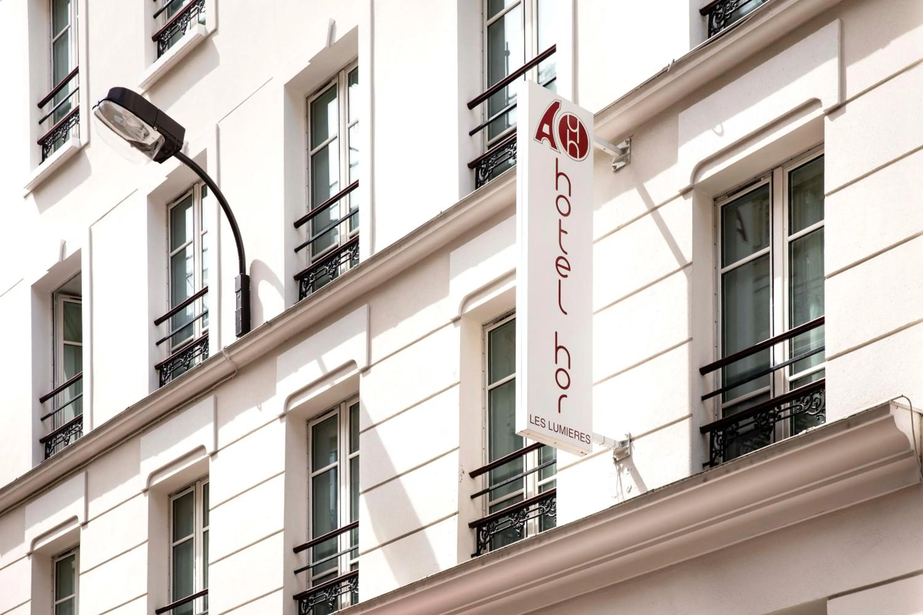 Facade/entrance in Hôtel Hor Les Lumières