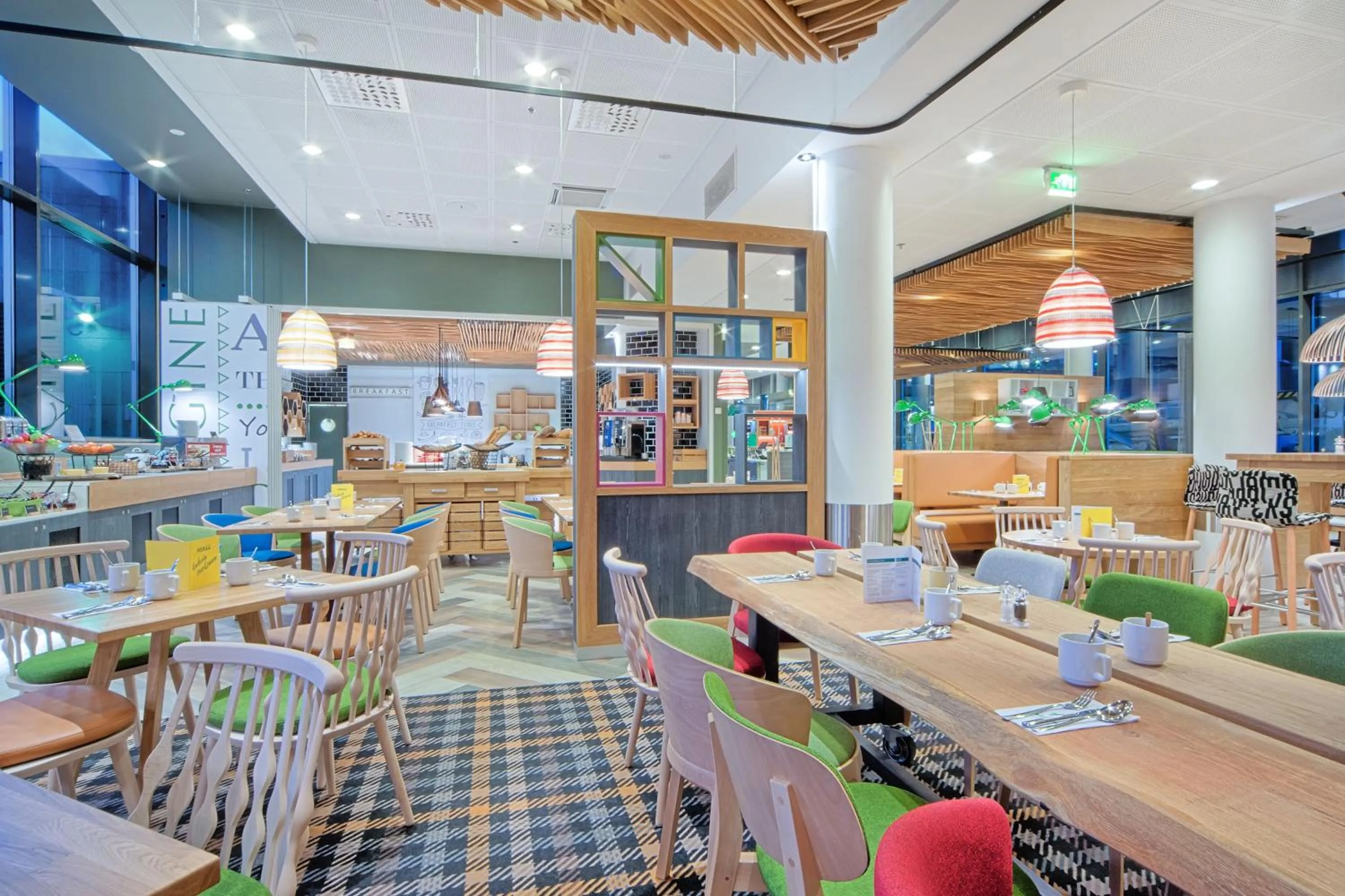 Restaurant/places to eat in Holiday Inn Helsinki West - Ruoholahti by IHG