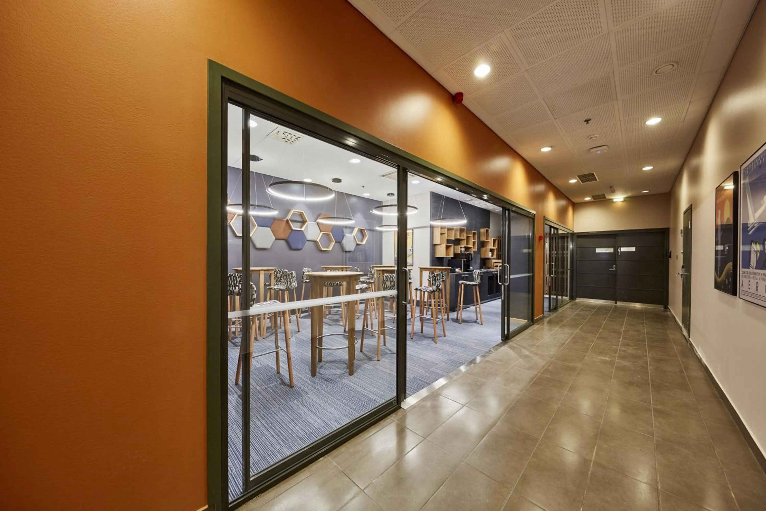 Meeting/conference room in Holiday Inn Helsinki West - Ruoholahti by IHG