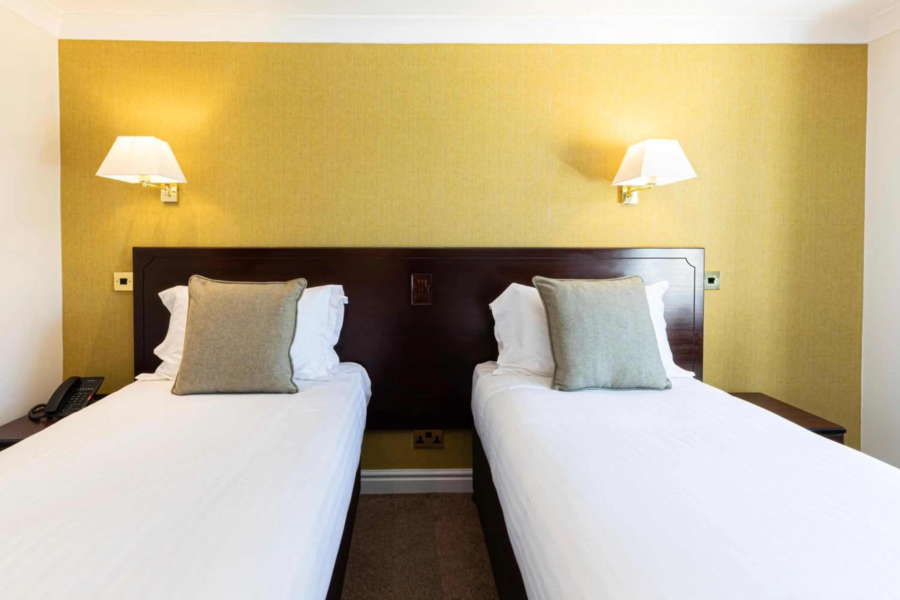 Bedroom, Bed in Lake District Castle Inn