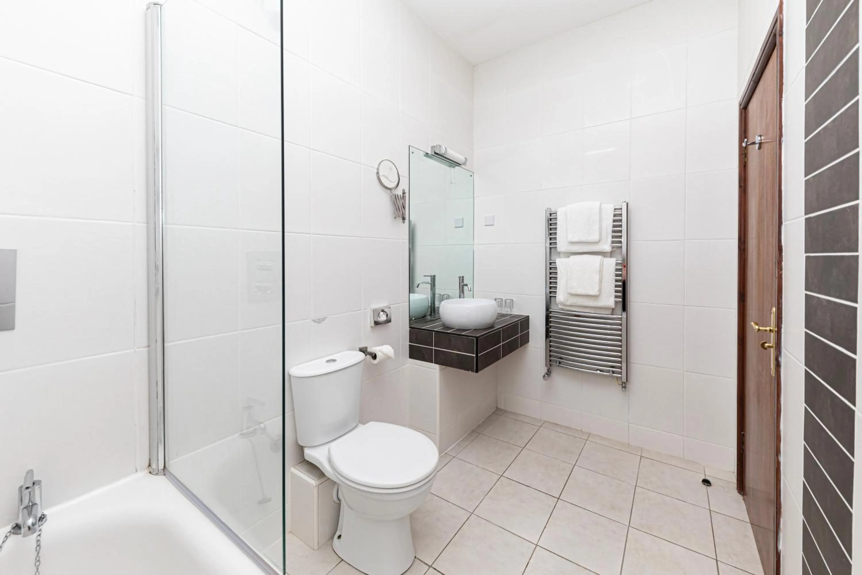 Toilet in Lake District Castle Inn