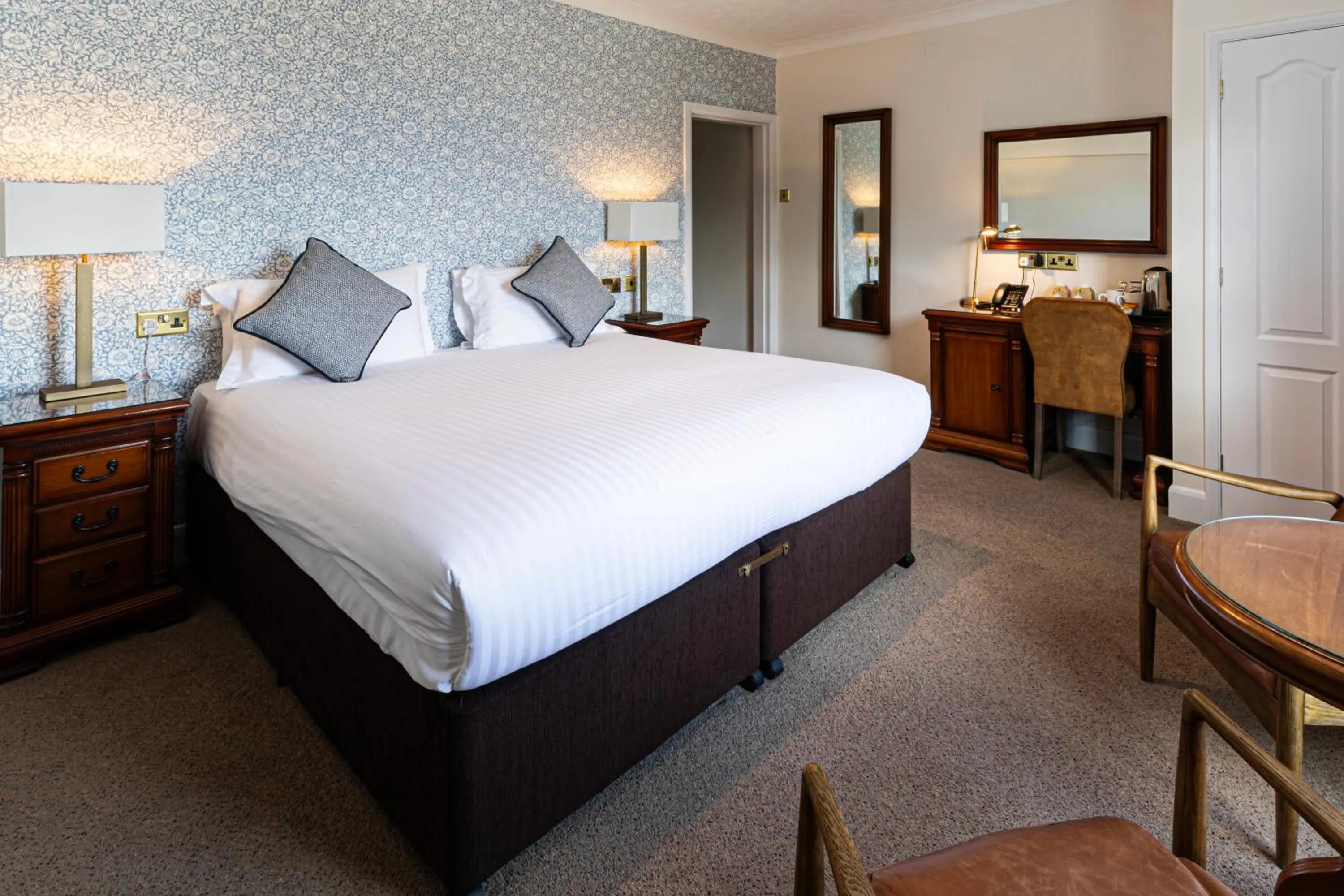 Bedroom, Bed in Lake District Castle Inn